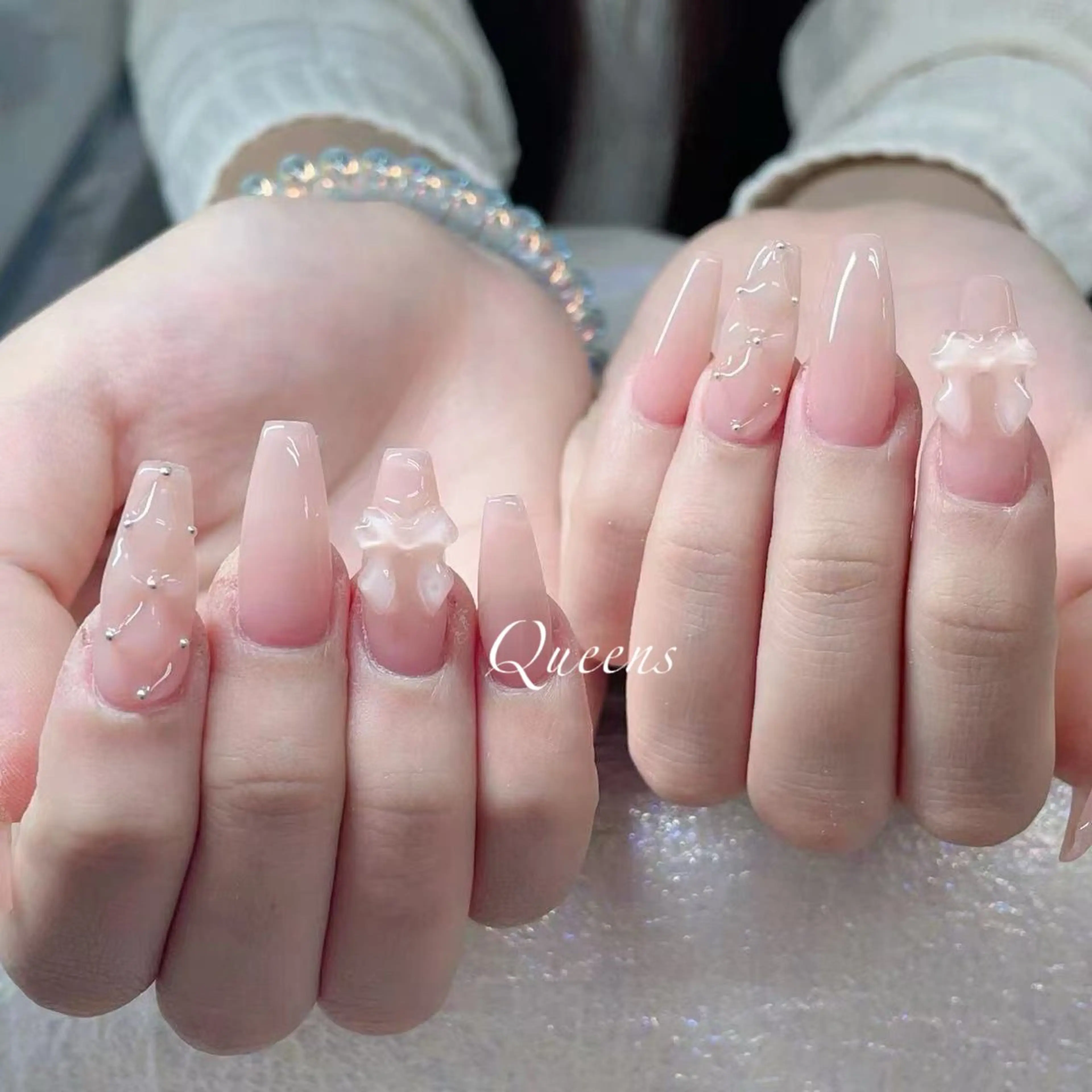 ネイル ハンドネイル Queens テイのネイルデザイン