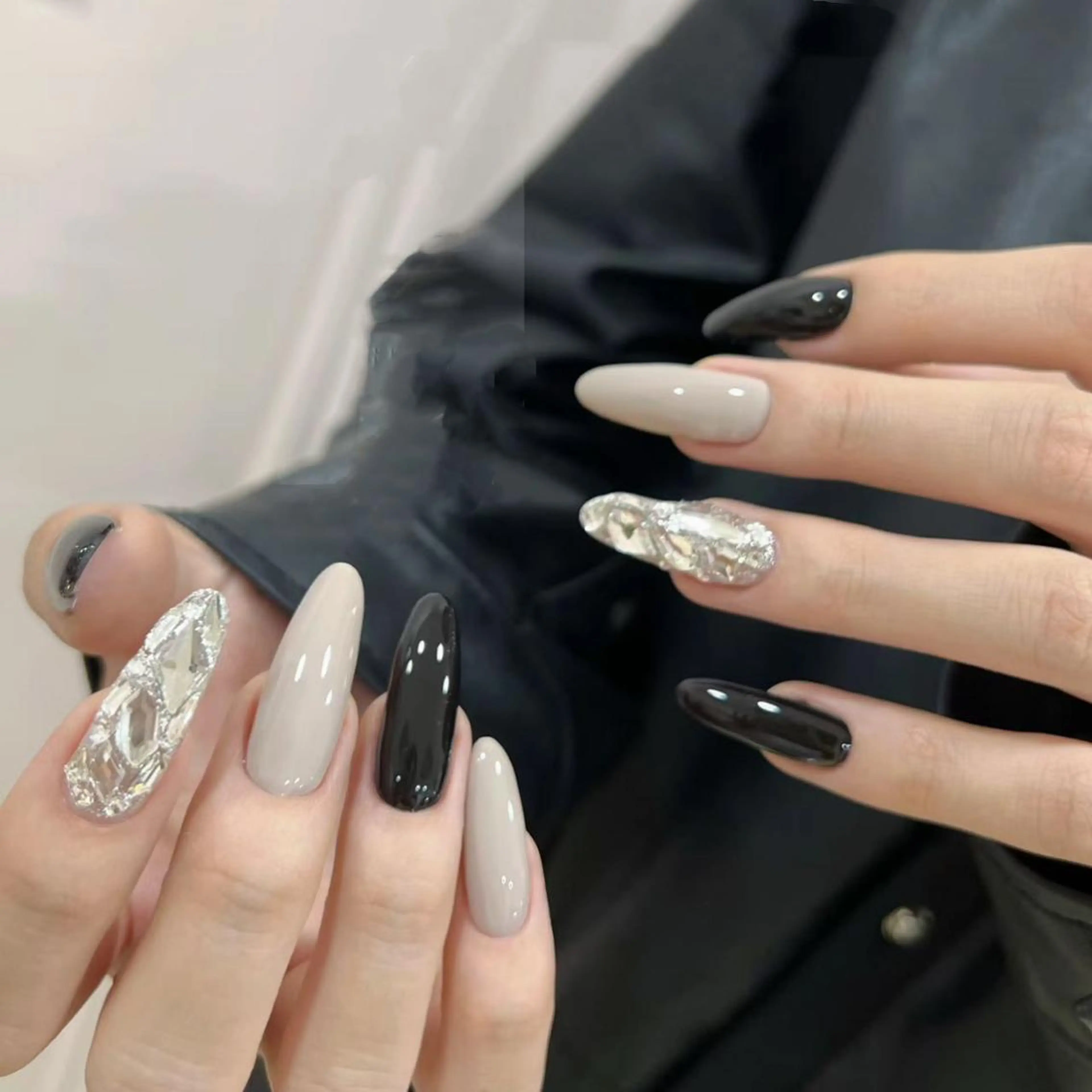 ネイル 長さ出し ネイルチップ Queens ciciのネイルデザイン