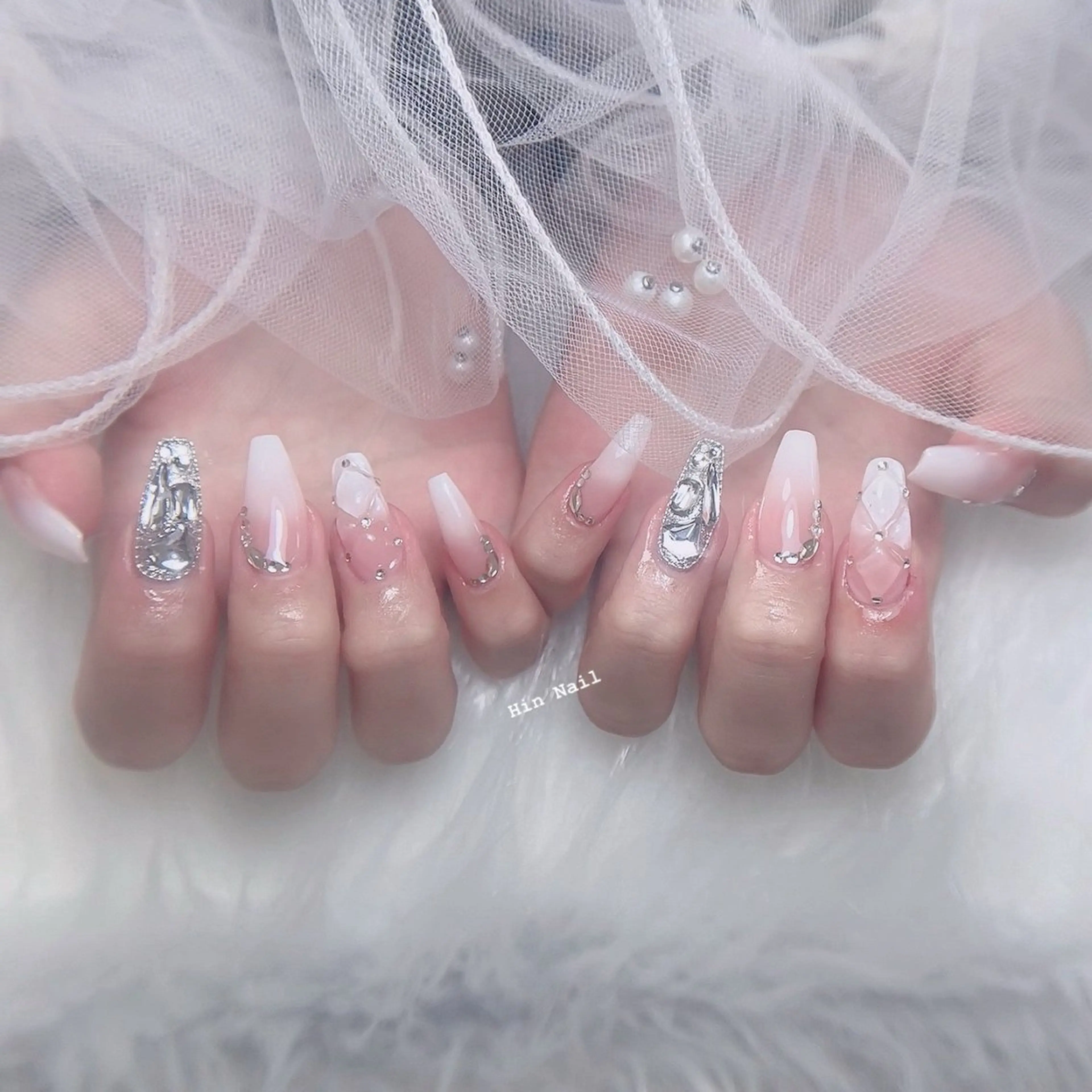 ネイル ハンドネイル Hin Nailsのネイルデザイン