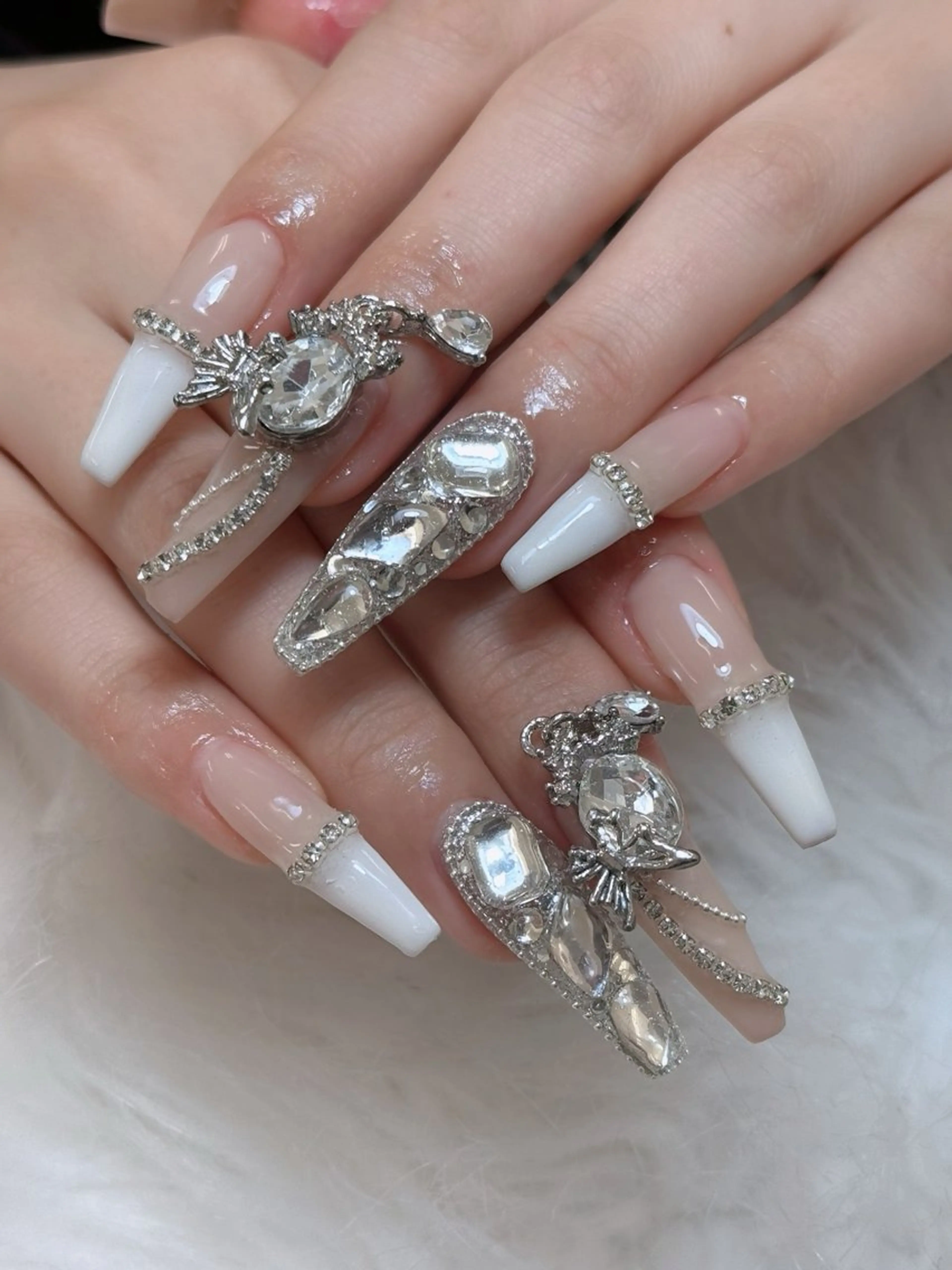 ネイル フレンチネイル ジェルネイル ガラスフレンチ ハロウィン ハート ハンドネイル H.baby Nail Salonのネイルデザイン