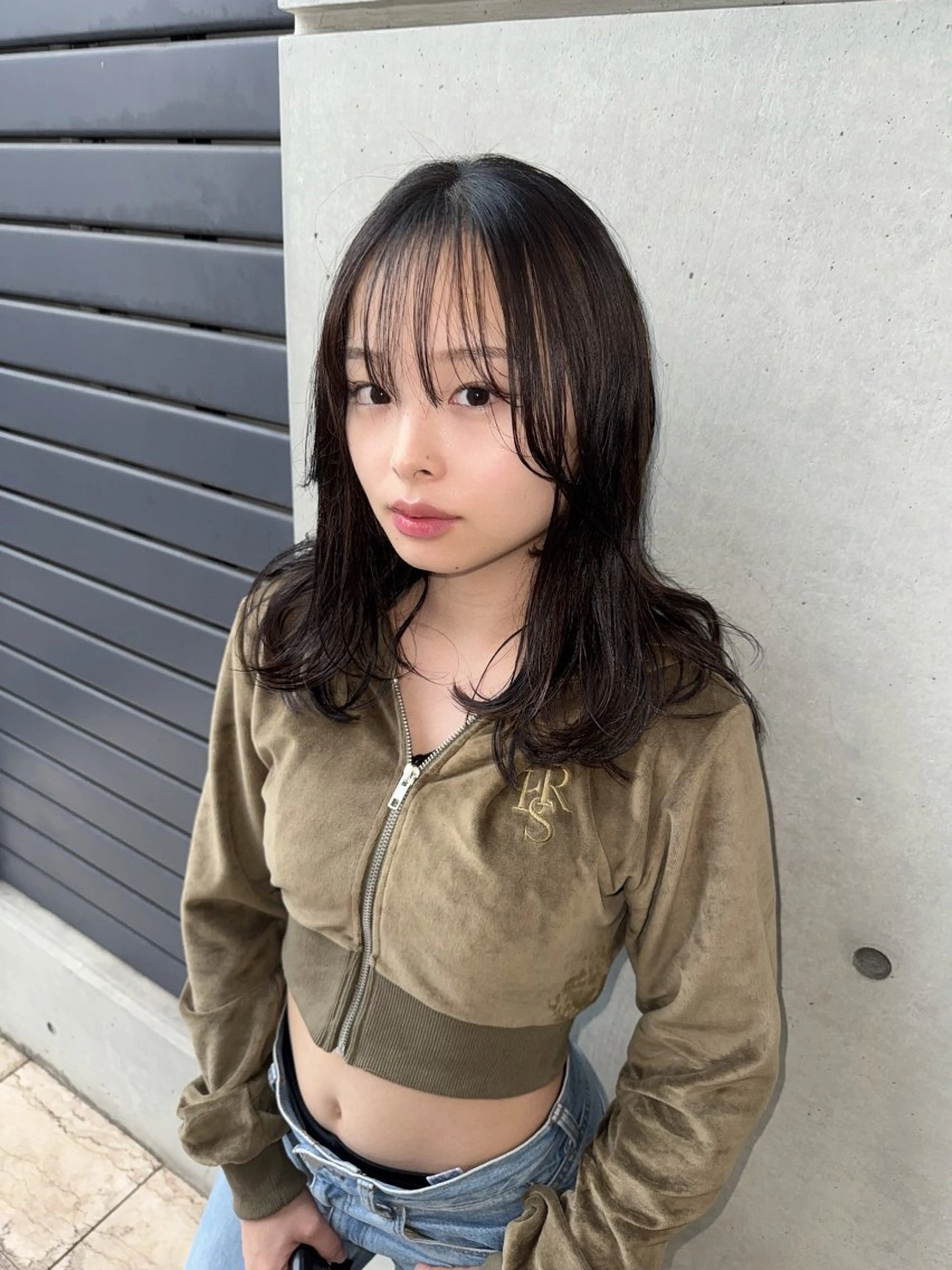 セミロング レイヤーカット 透明感カラー人気 ナンバーワンMIYUのヘアスタイル