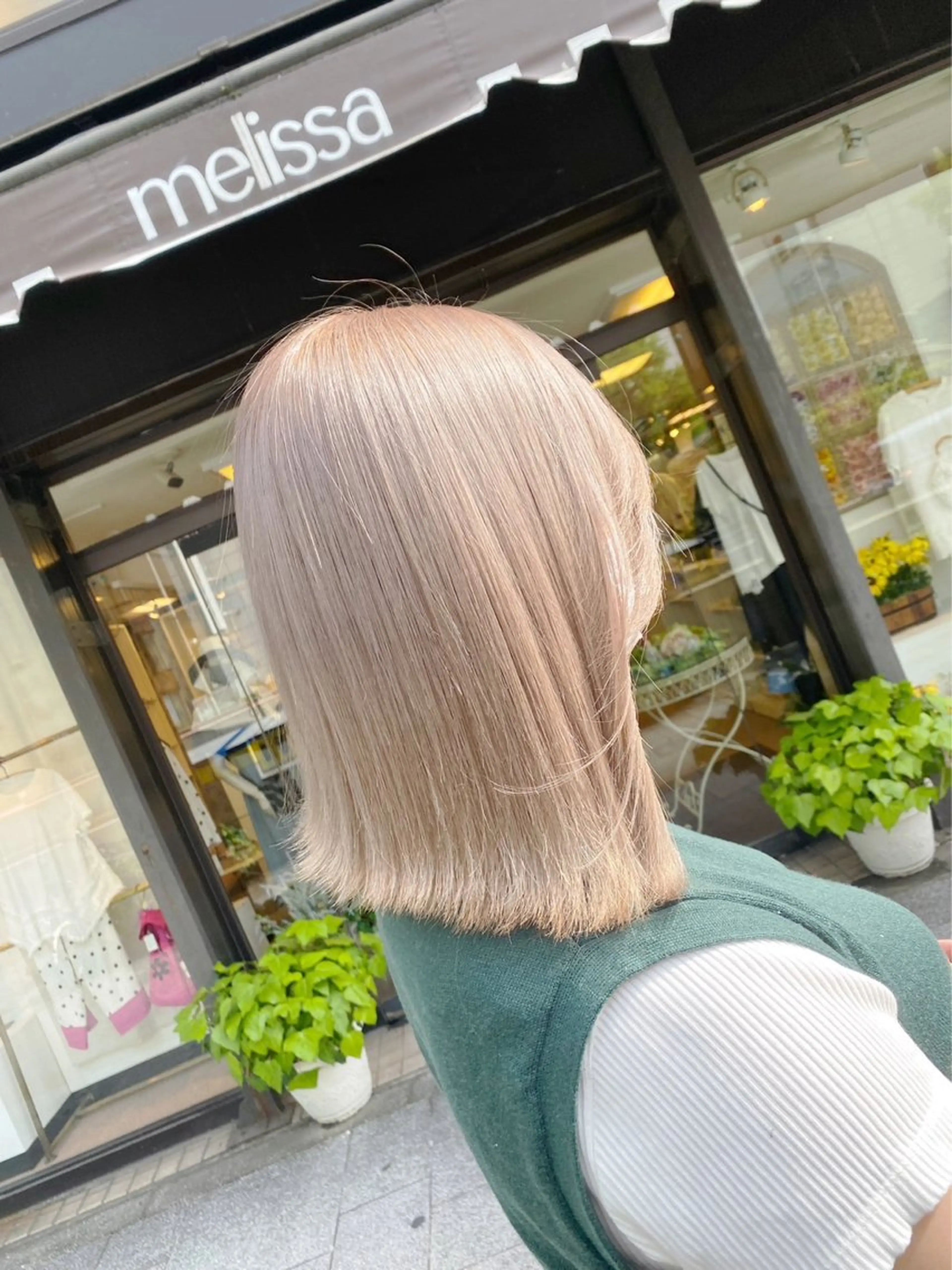 ショート カラー ベージュカラー ミルクティーベージュ カット ヘアカラー トリートメント ROBIN所属・指名数No.1 /NAOYAのヘアスタイル