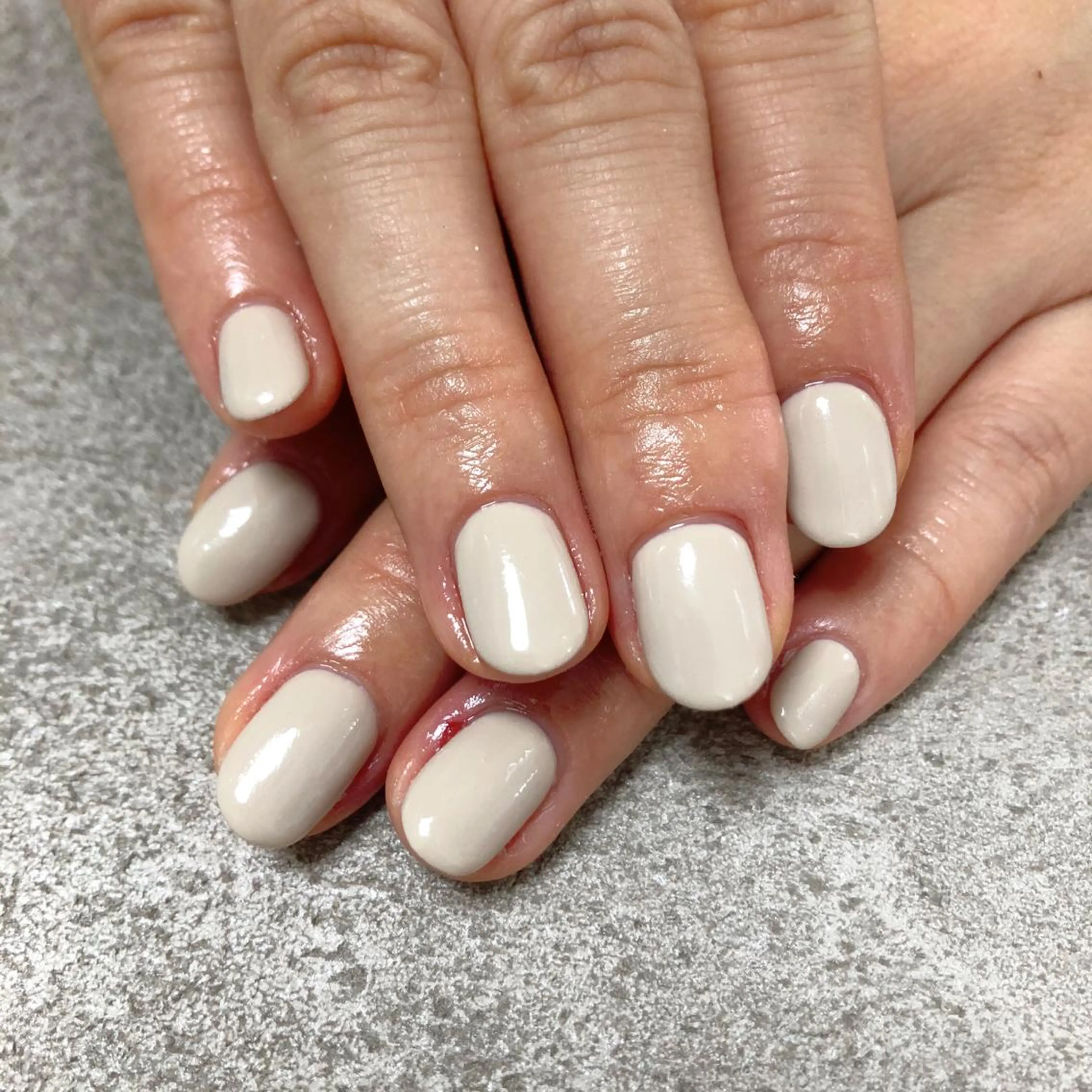 ネイル ホワイト ハンドネイル mogunail &blowのネイルデザイン