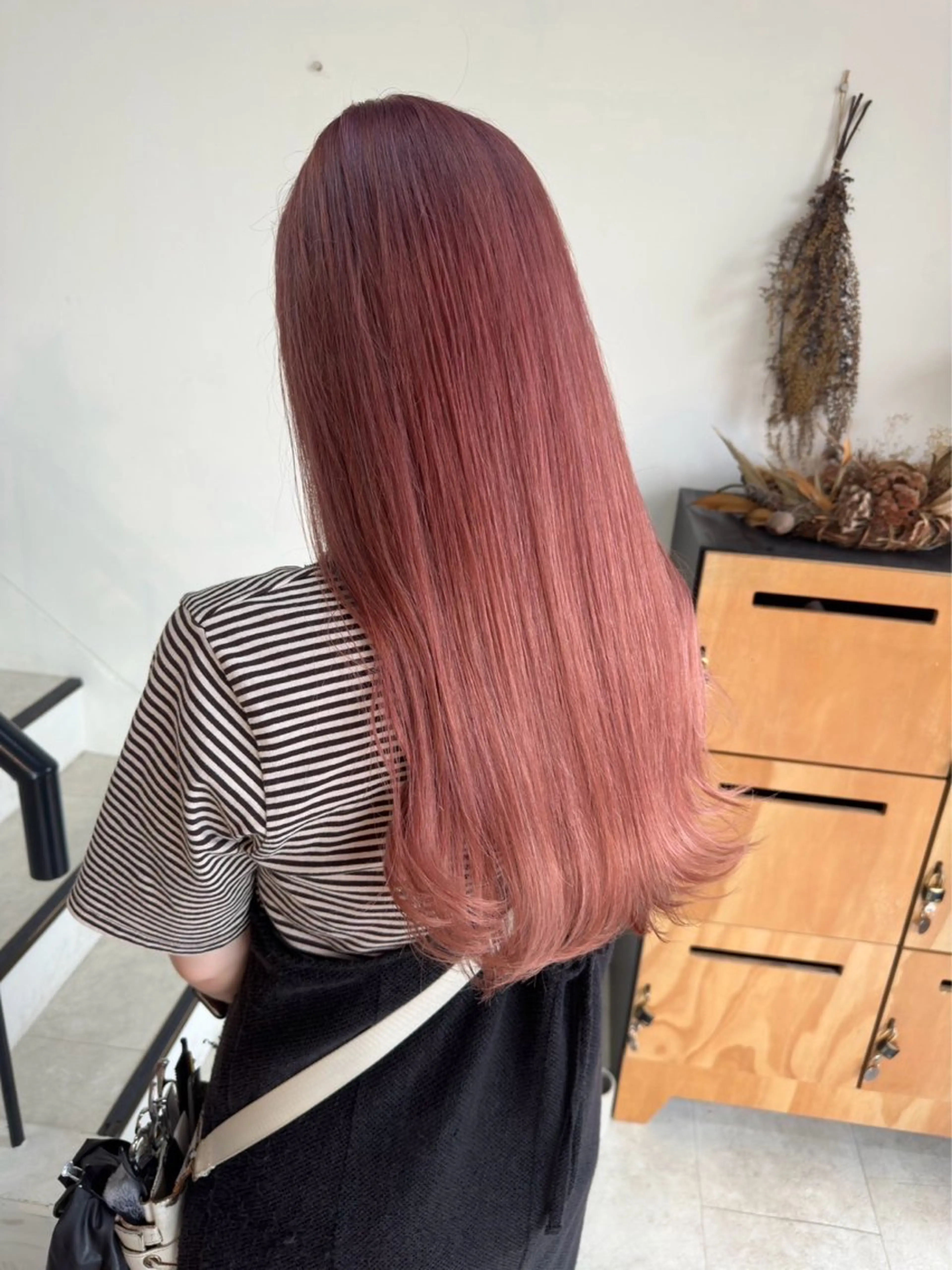 ロング カラー ベージュカラー ブリーチ ピンクカラー ピンクベージュ ヘアカラー 🎨カラー専門家🎨 チャーリーのヘアスタイル