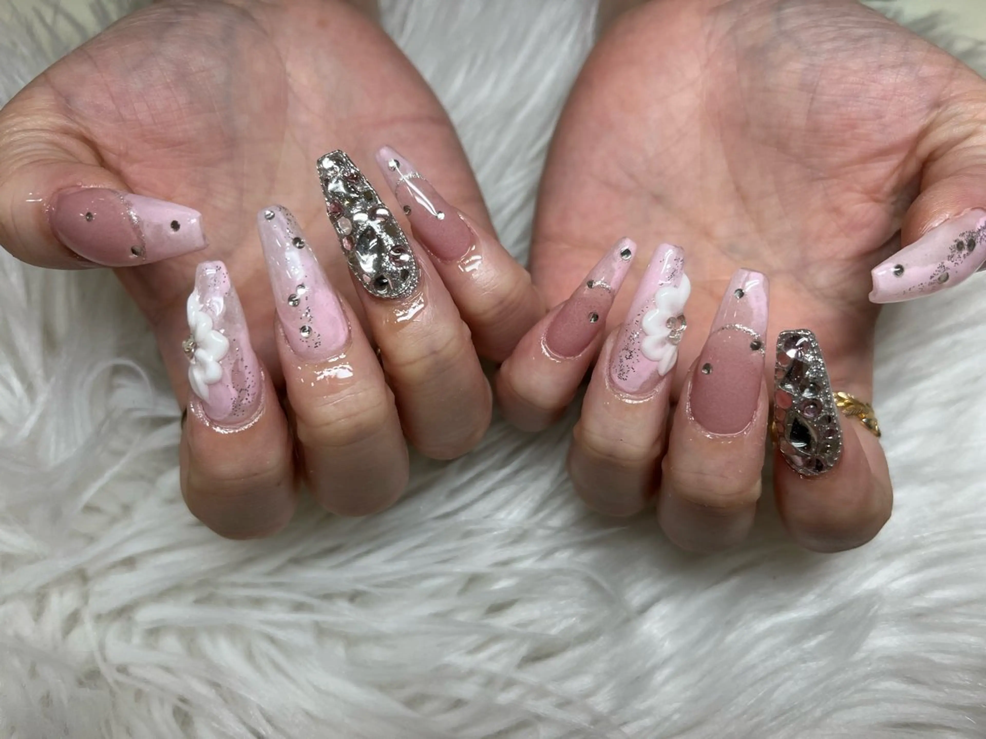 ネイル ハンドネイル SOARE🤍 🤍のネイルデザイン