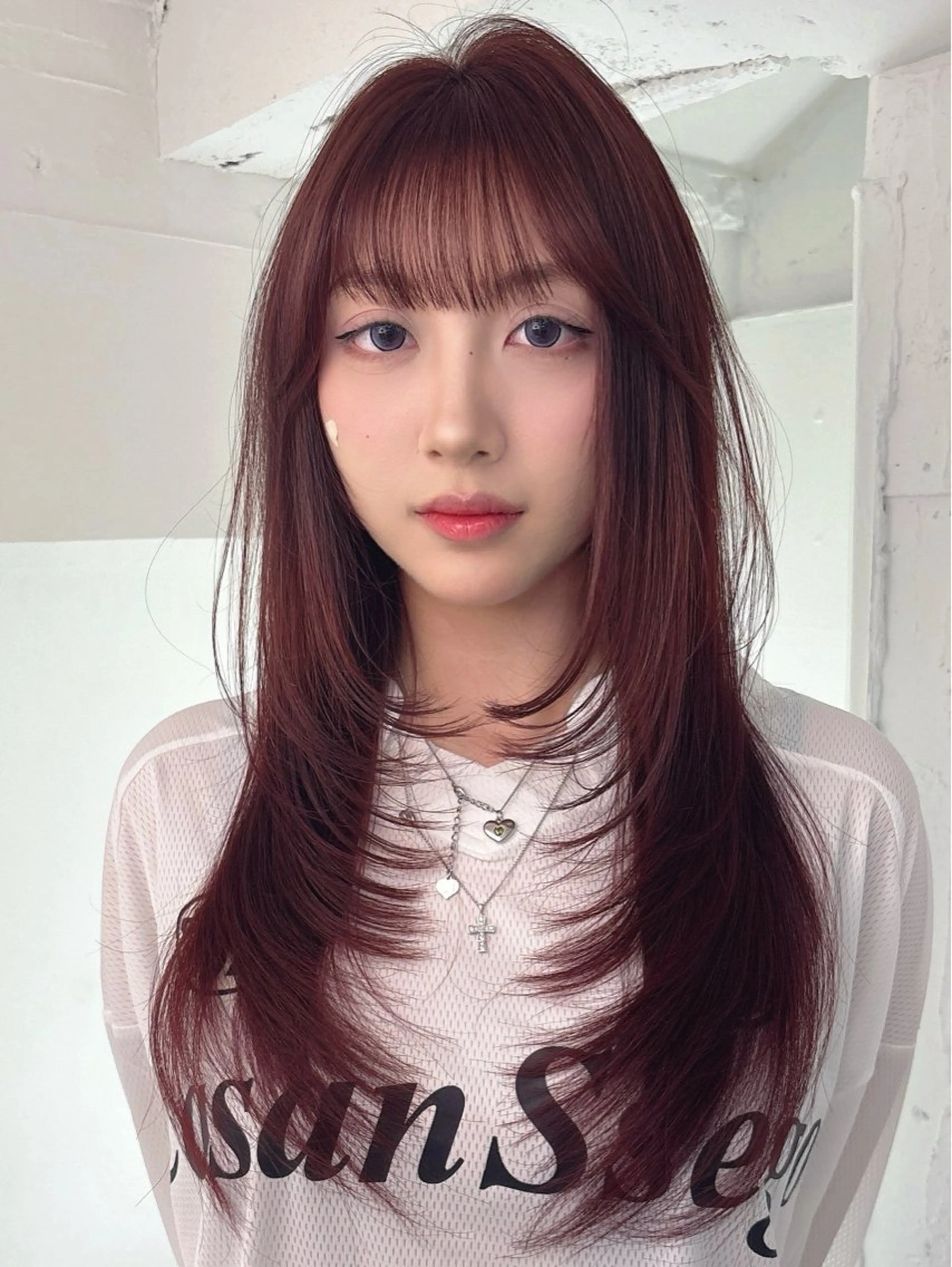 ロング カラー レッドカラー レイヤーカット ヘアカラー Airi 韓国y2k ボブパーマのヘアスタイル