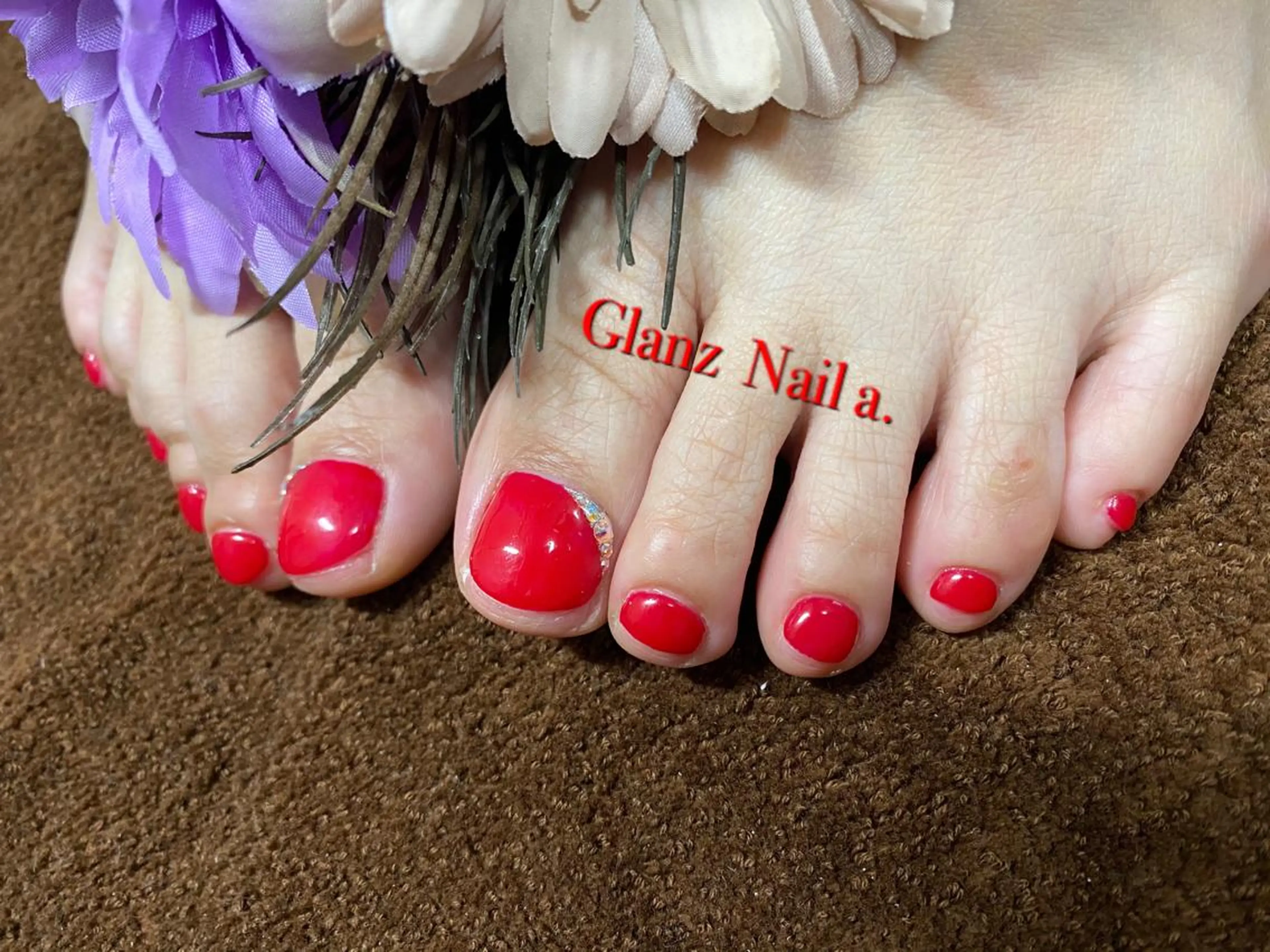 ネイル 赤色 ストーンネイル Glanz  Nail aのネイルデザイン