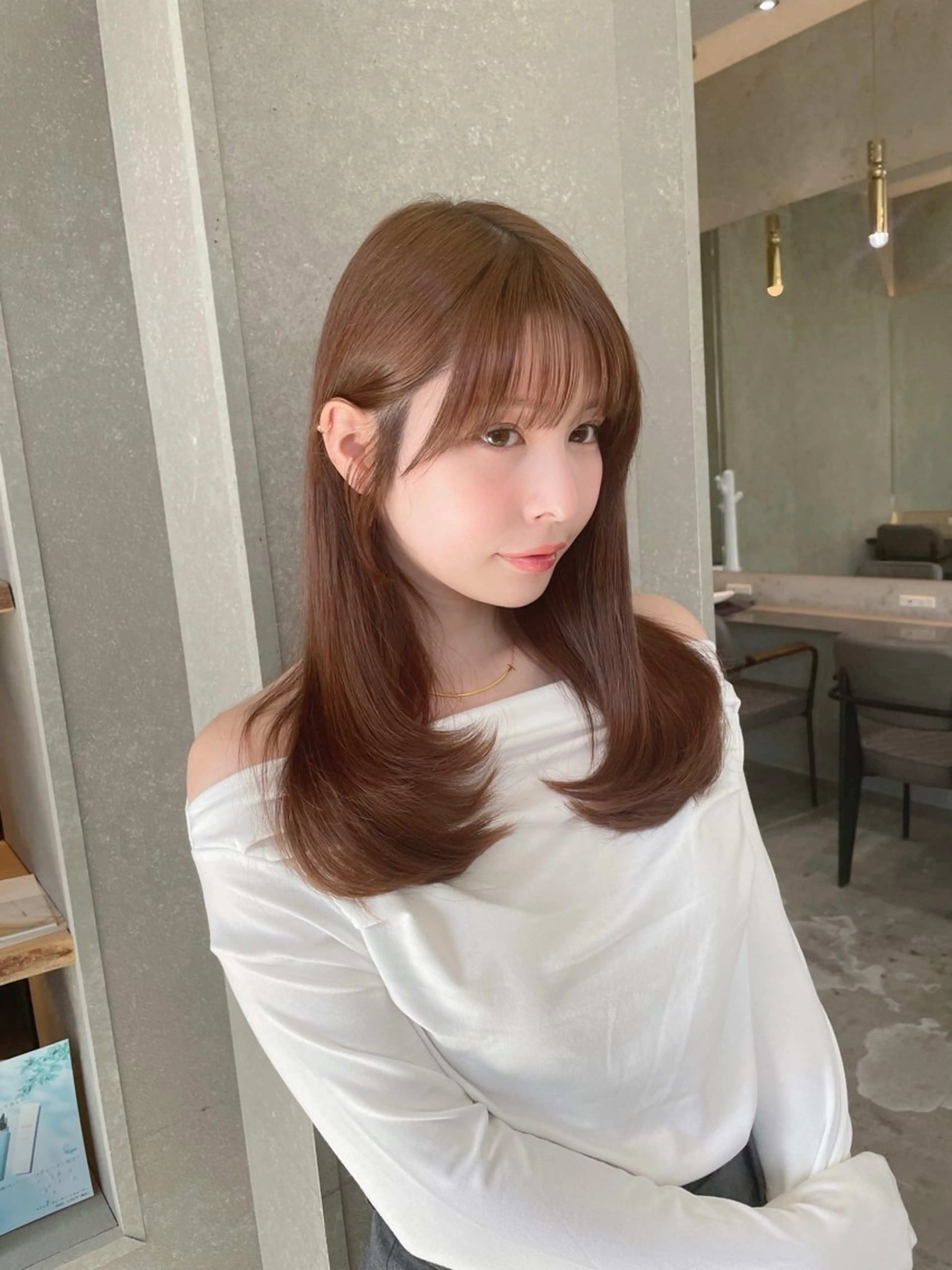 セミロング カット ヘアカラー トリートメント 山本翔一郎 韓国顔周りレイヤーのヘアスタイル