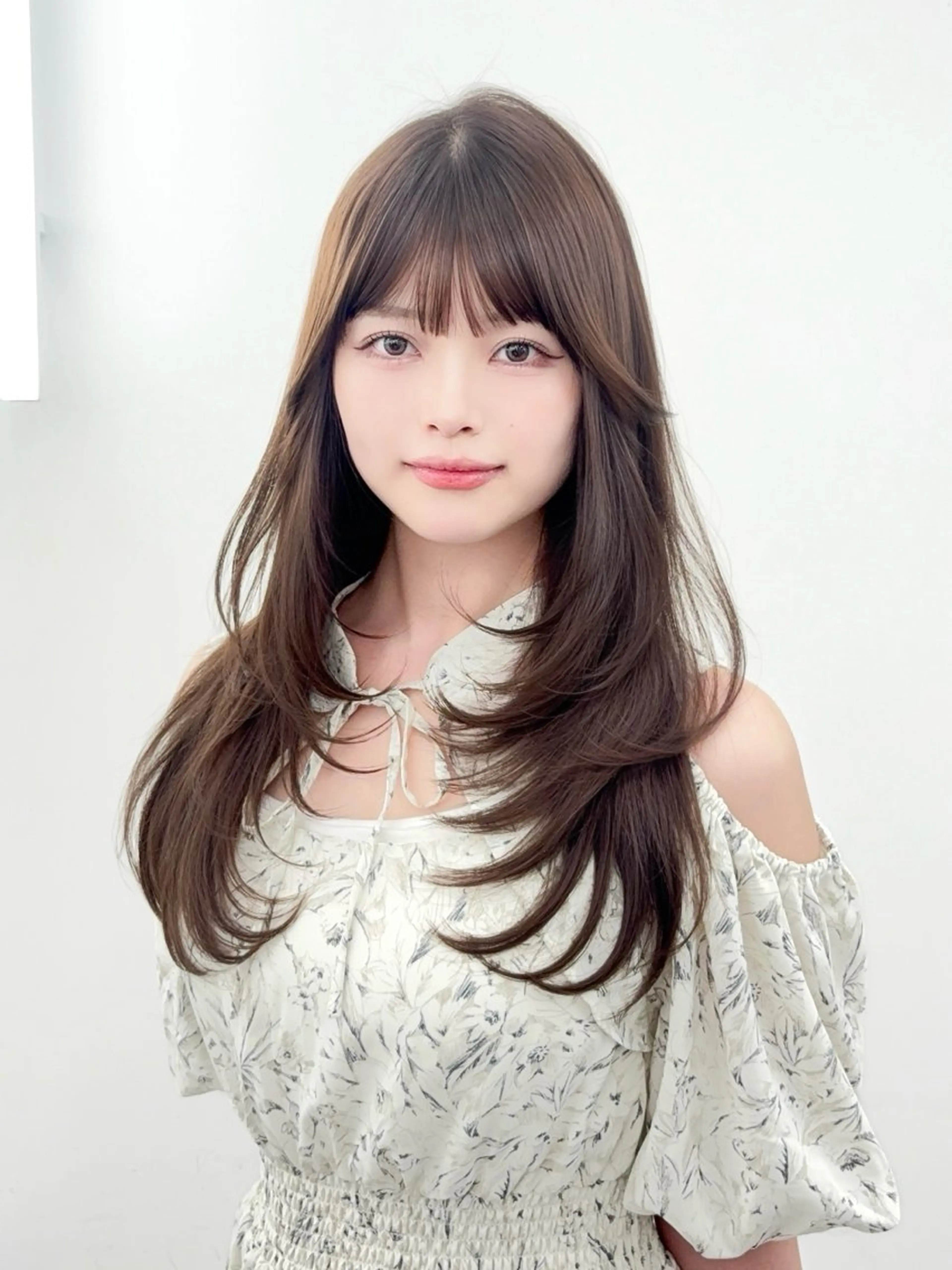 ロング カラー 透明感カラー グレージュ レイヤーカット カット ヘアカラー トリートメント 韓国ヘア/レイヤー/ 顔まわり足立遥奈のヘアスタイル