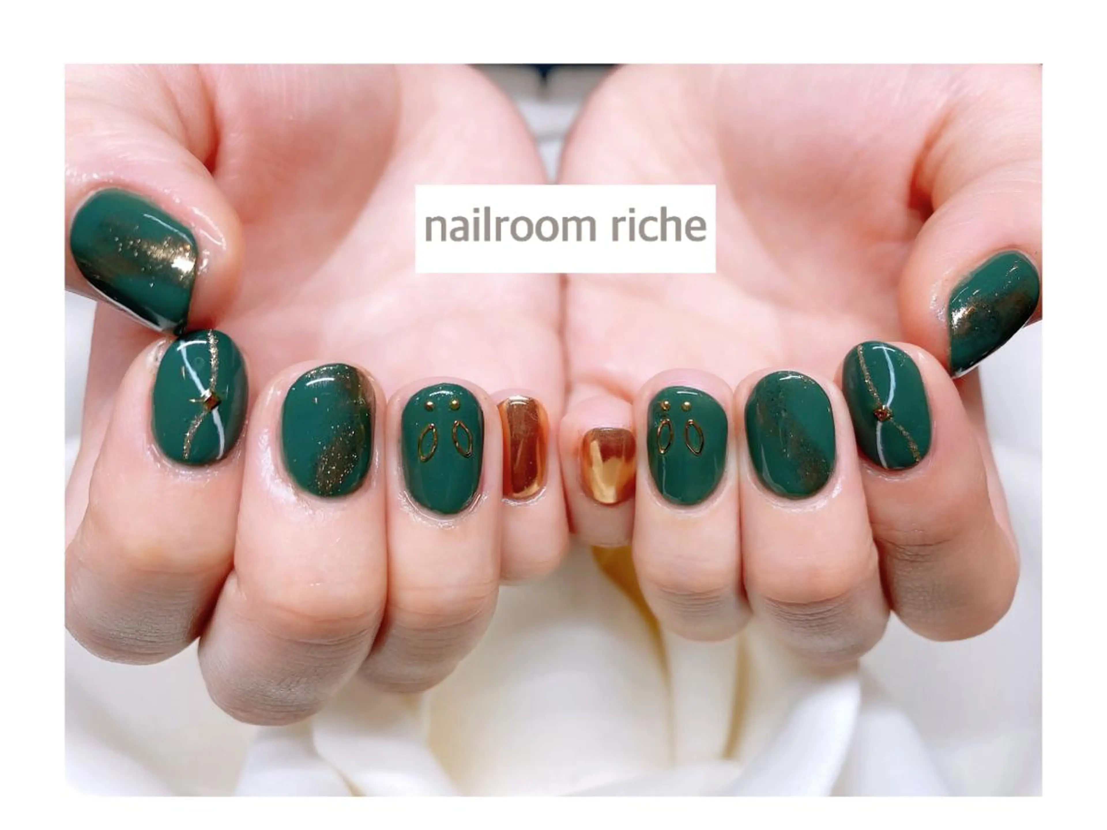ネイル ハンドネイル nailroom richeのネイルデザイン