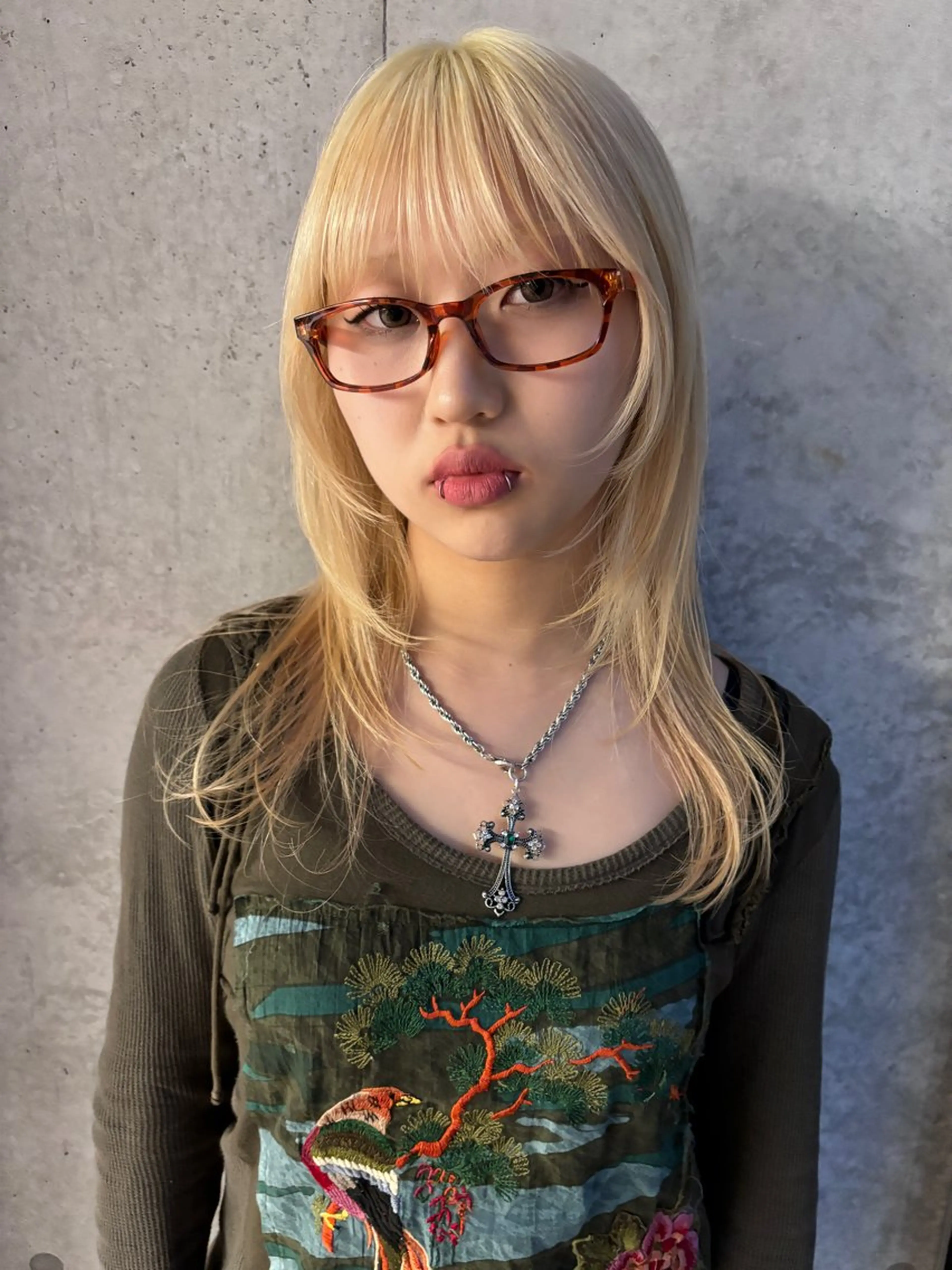 セミロング カラー ブリーチ 抜きっぱなしブロンド ブロンド カット ヘアカラー トリートメント yuuna/ ハッシュカット🎀のヘアスタイル