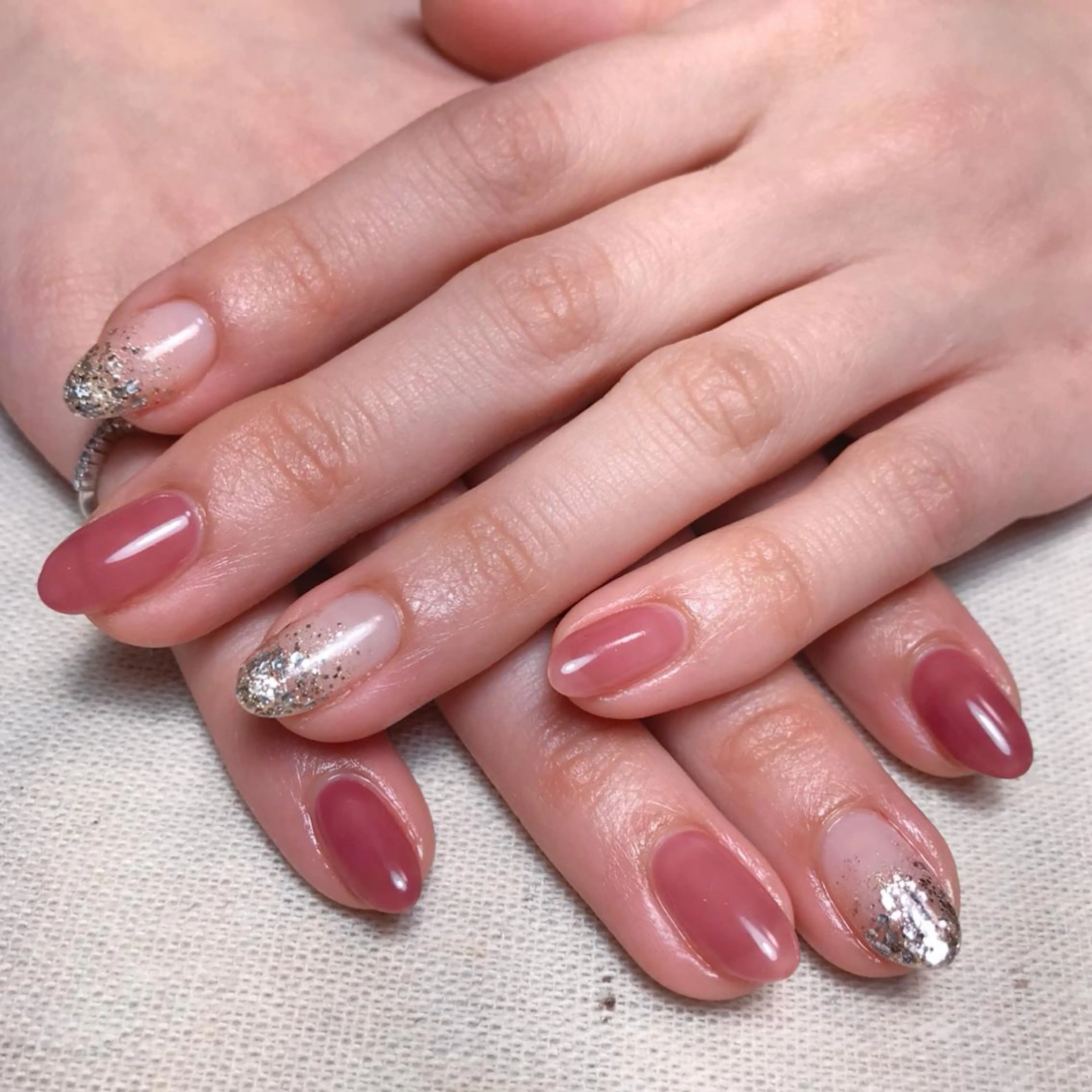 ネイル ラメ(グリッター) ラメグラデーション ハンドネイル 💅chainail _aiのネイルデザイン