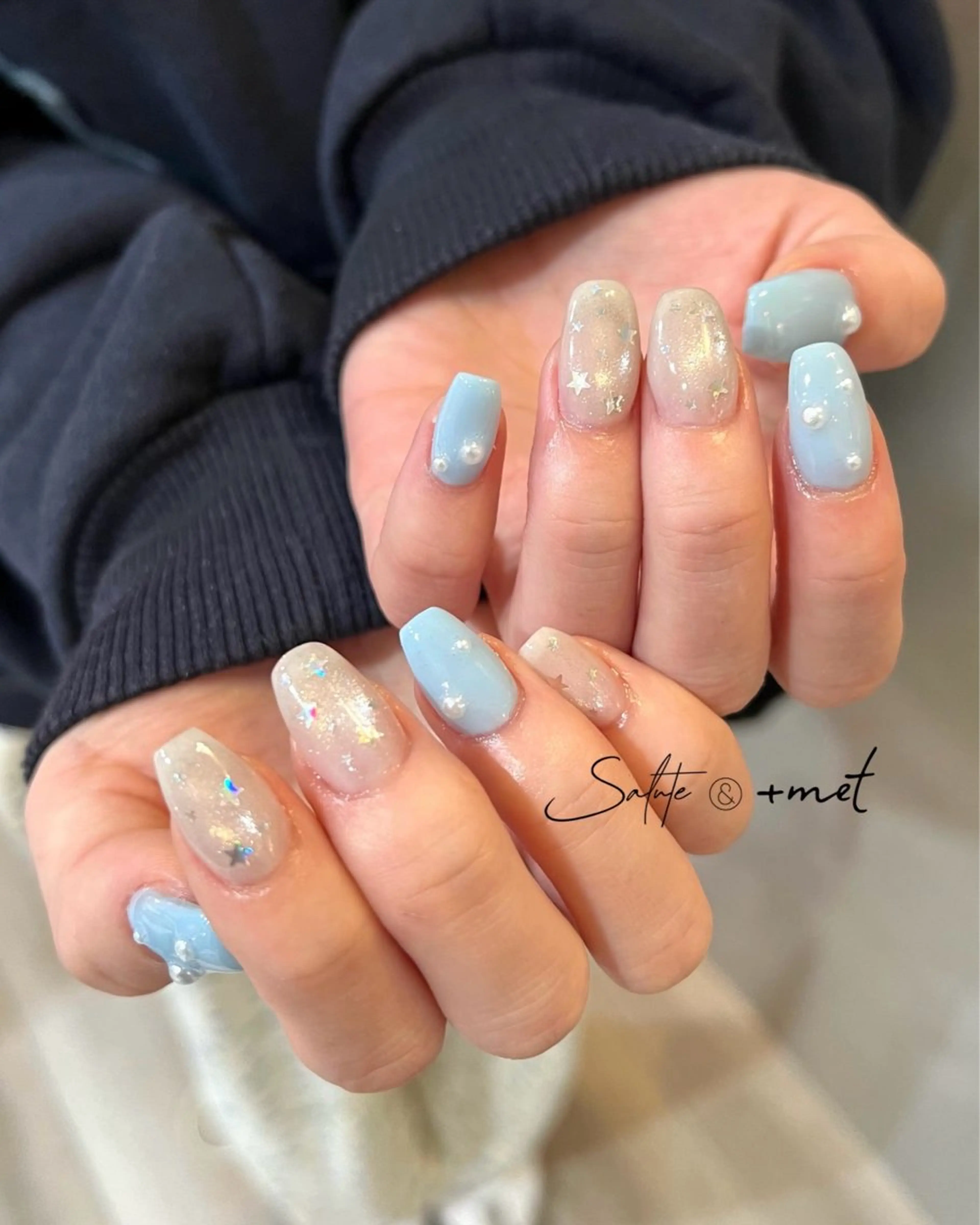 ネイル ブルー キラキラネイル ラメ(グリッター) 水色 ぷっくりネイル ハンドネイル 小島 志音のネイルデザイン