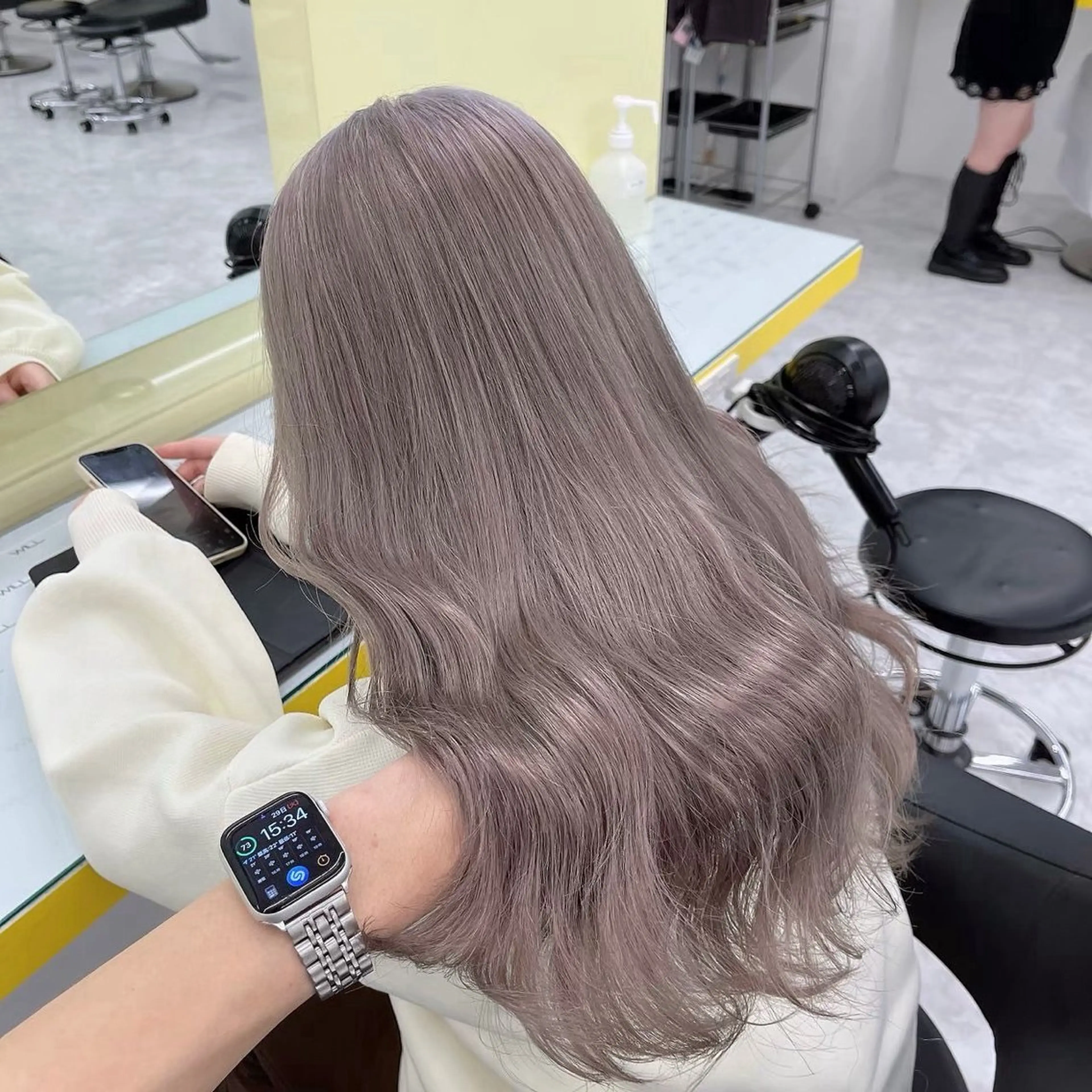 ロング カラー ブリーチ 透明感カラー ダブルカラー ハイトーンカラー 髪質改善 カット ヘアカラー 透明感🤍レイヤー ベージュ‎🤍ピンクのヘアスタイル