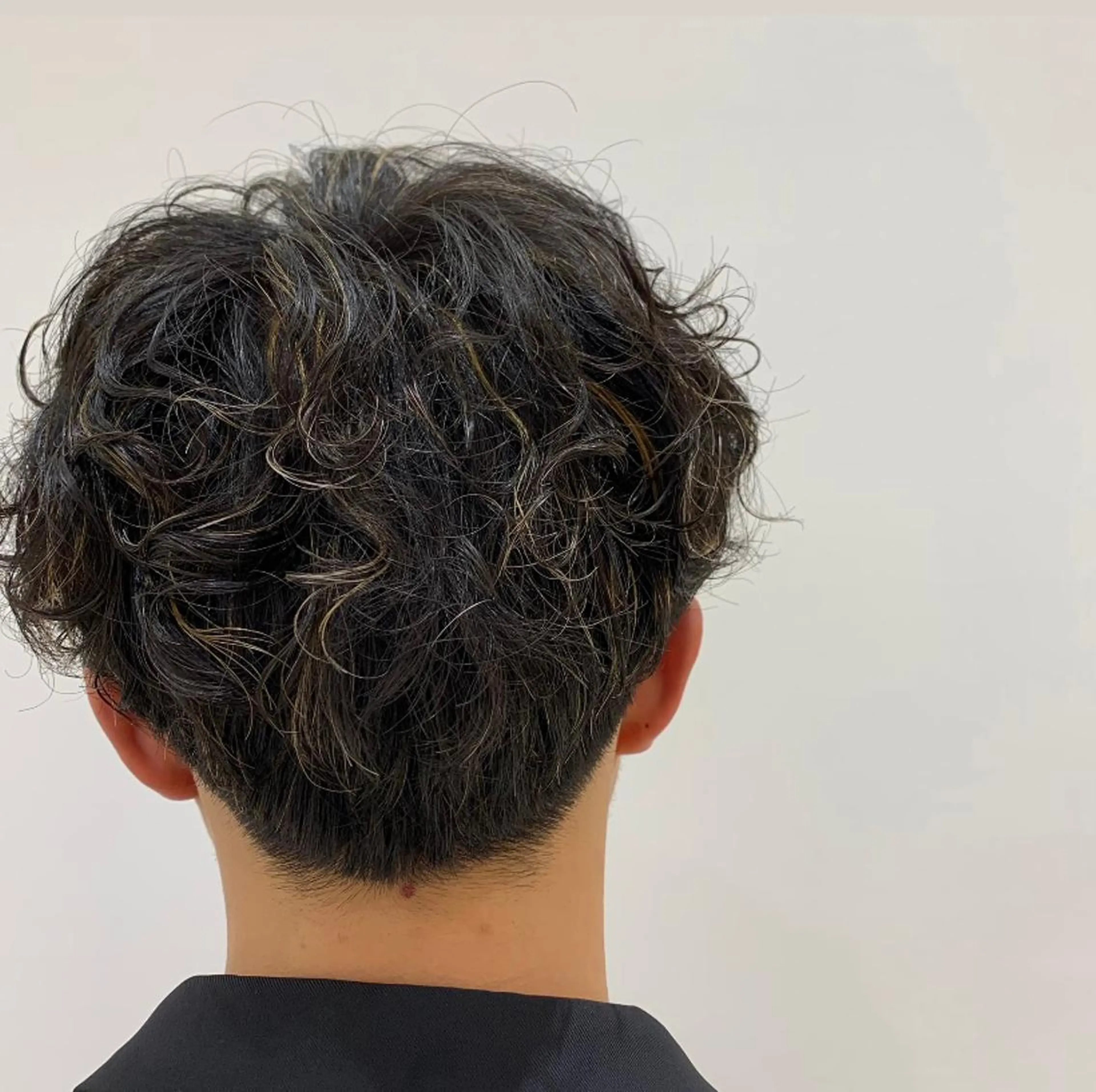 カラー パーマ メンズ 佐藤 彩香のヘアスタイル