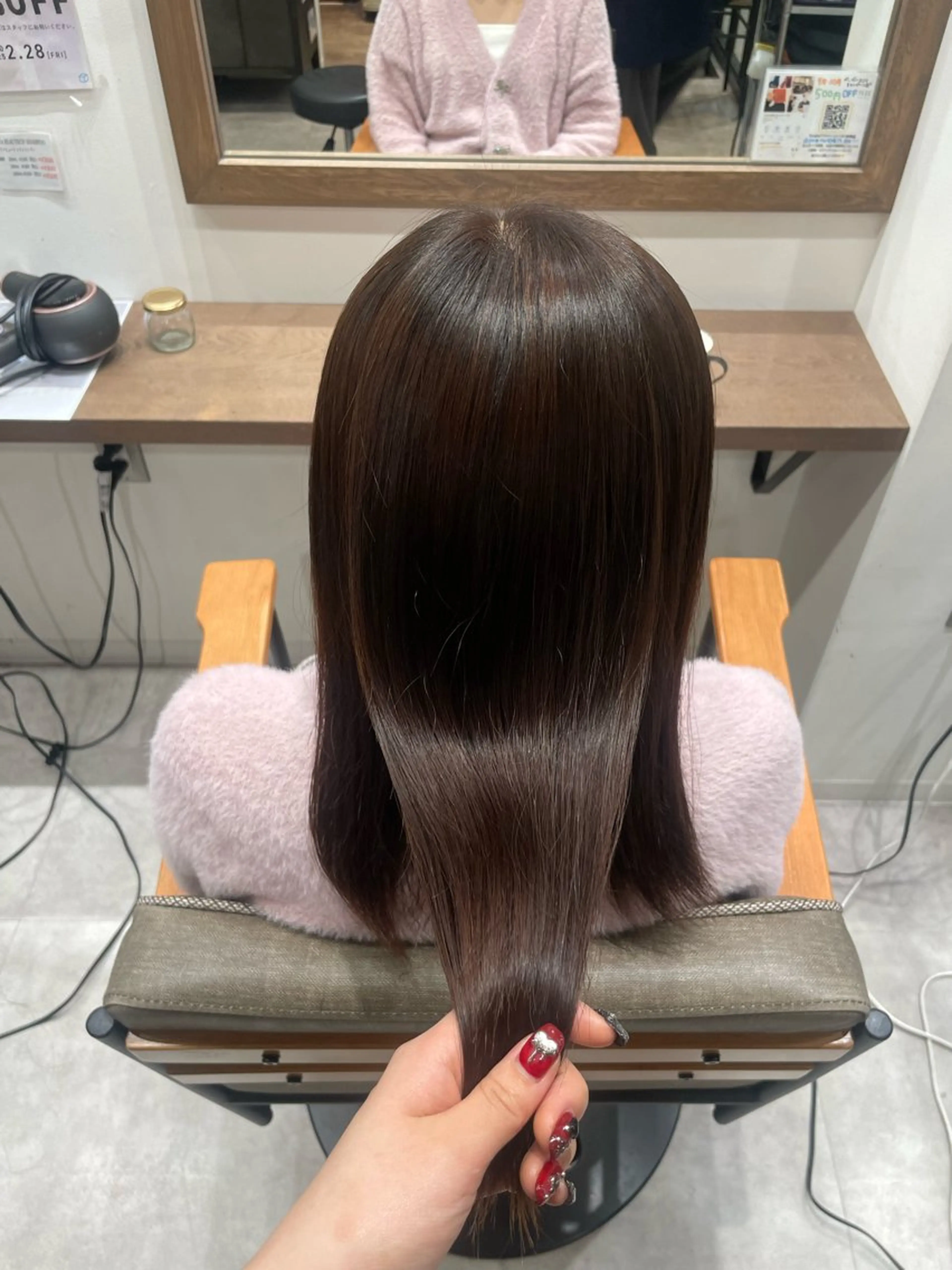 セミロング ルナ🫐縮毛矯正 🫐髪質改善のヘアスタイル