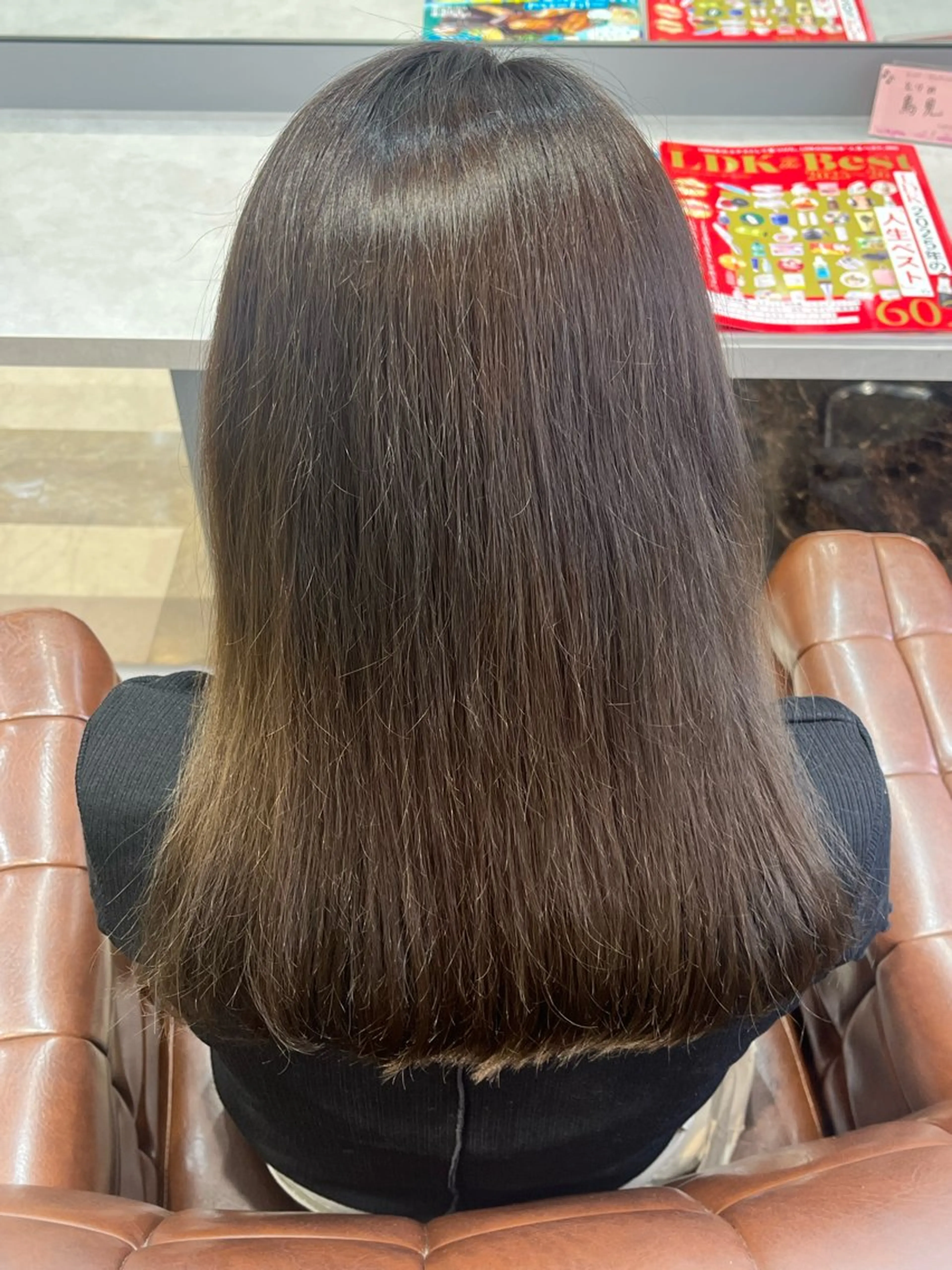 セミロング カラー グレージュ オリーブグレージュ オリーブグレー トリートメント 鳥見 若菜のヘアスタイル