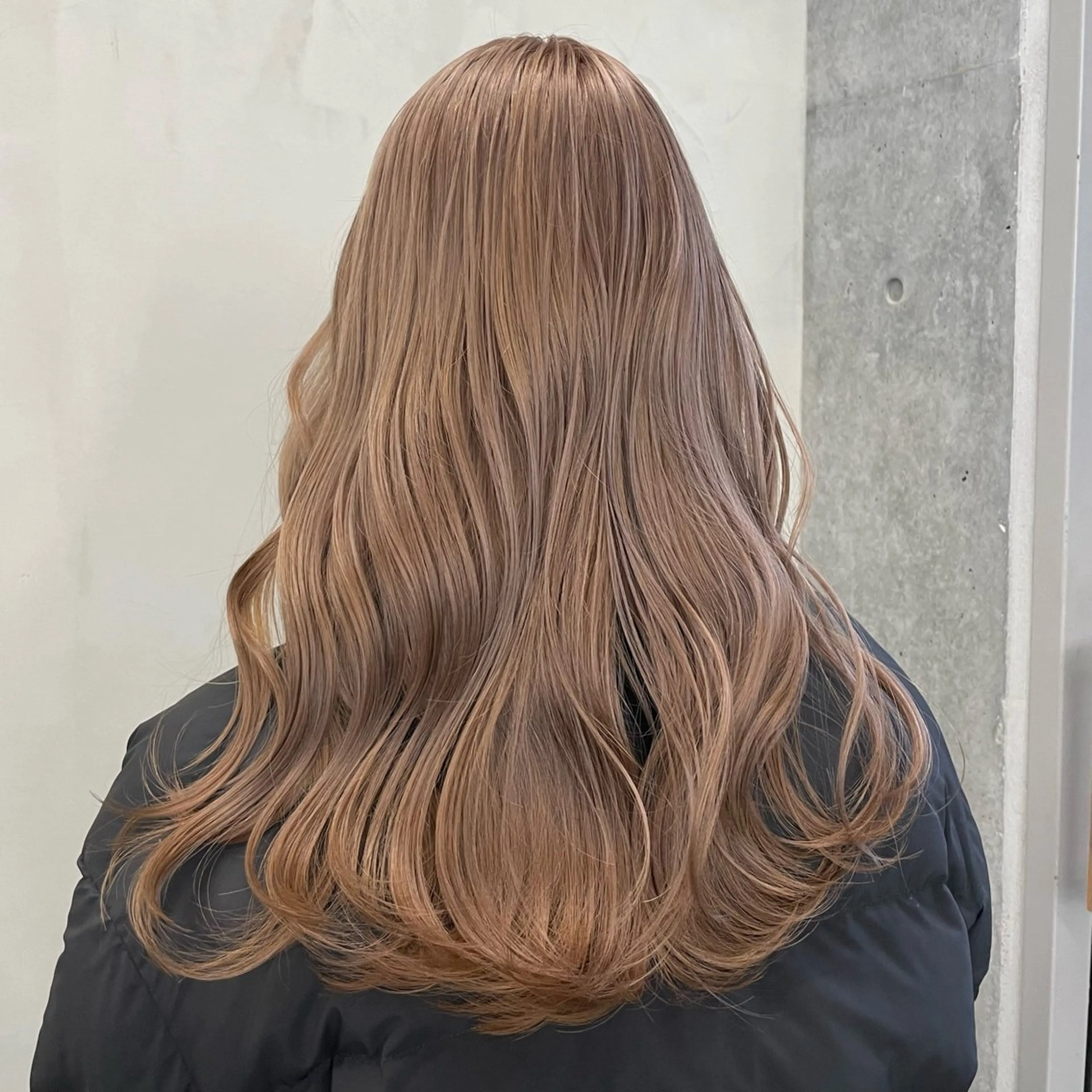 ロング カラー ハイトーンカラー カット ヘアカラー トリートメント トレンドカラー🥣／ ヘアアレンジ✩.*˚のヘアスタイル