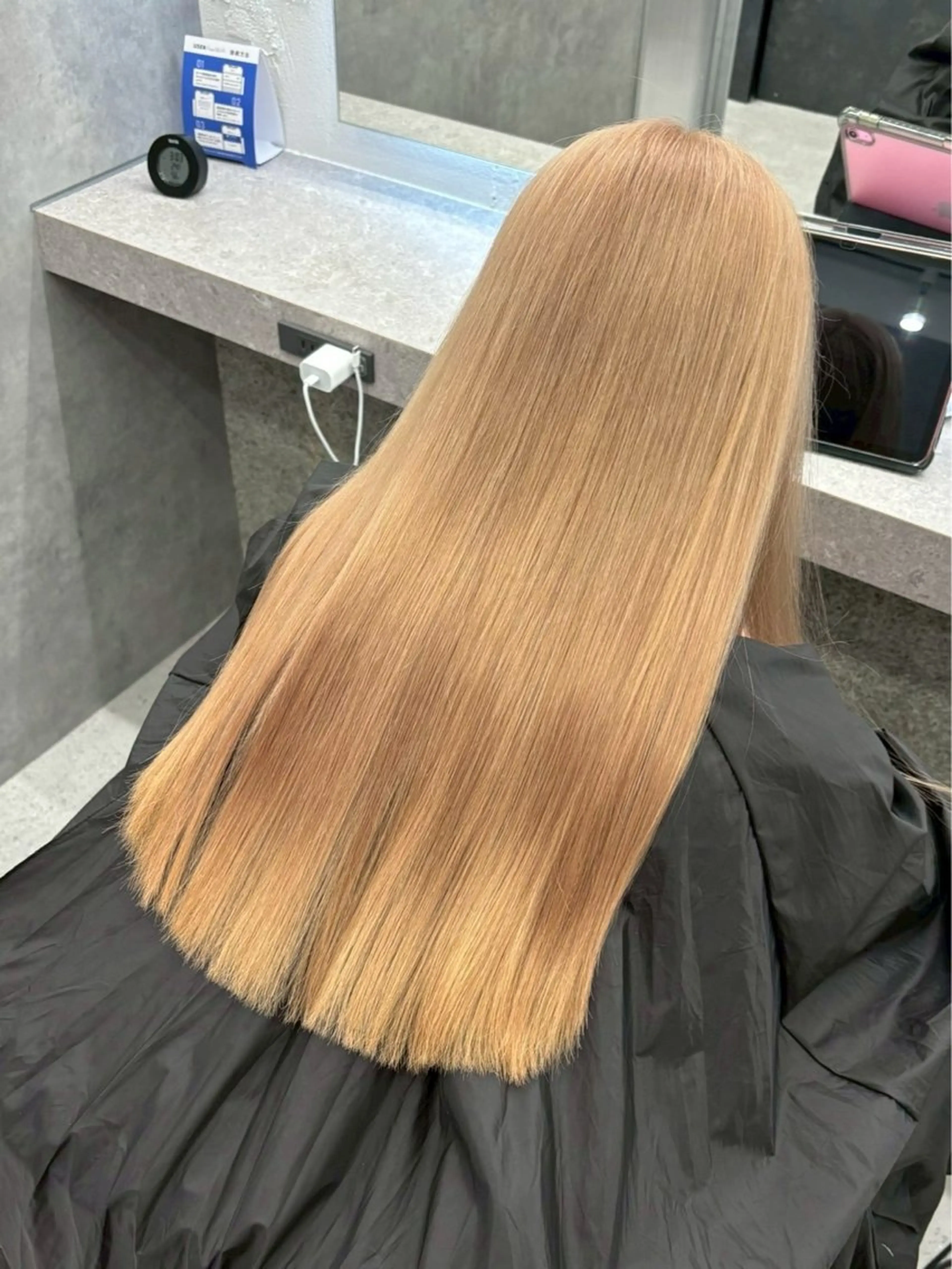 ロング カラー ベージュカラー ヘアカラー ハイトーン🪼派手髪 mahoのヘアスタイル