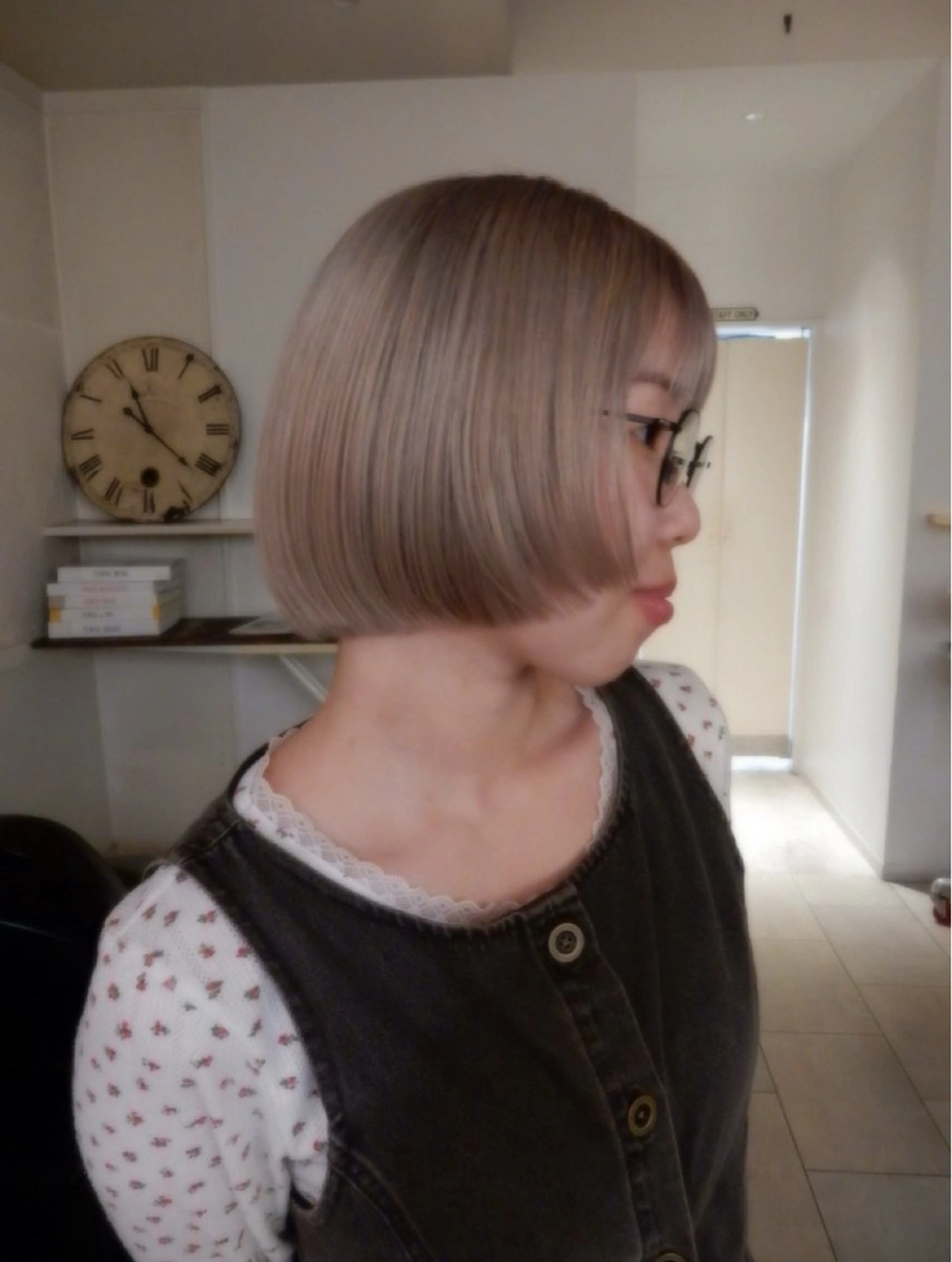 ミディアム カラー ブロンド ホワイトブロンド ボブ カット ヘアカラー 今泉/kai🐇ボブ 似合わせカットのヘアスタイル