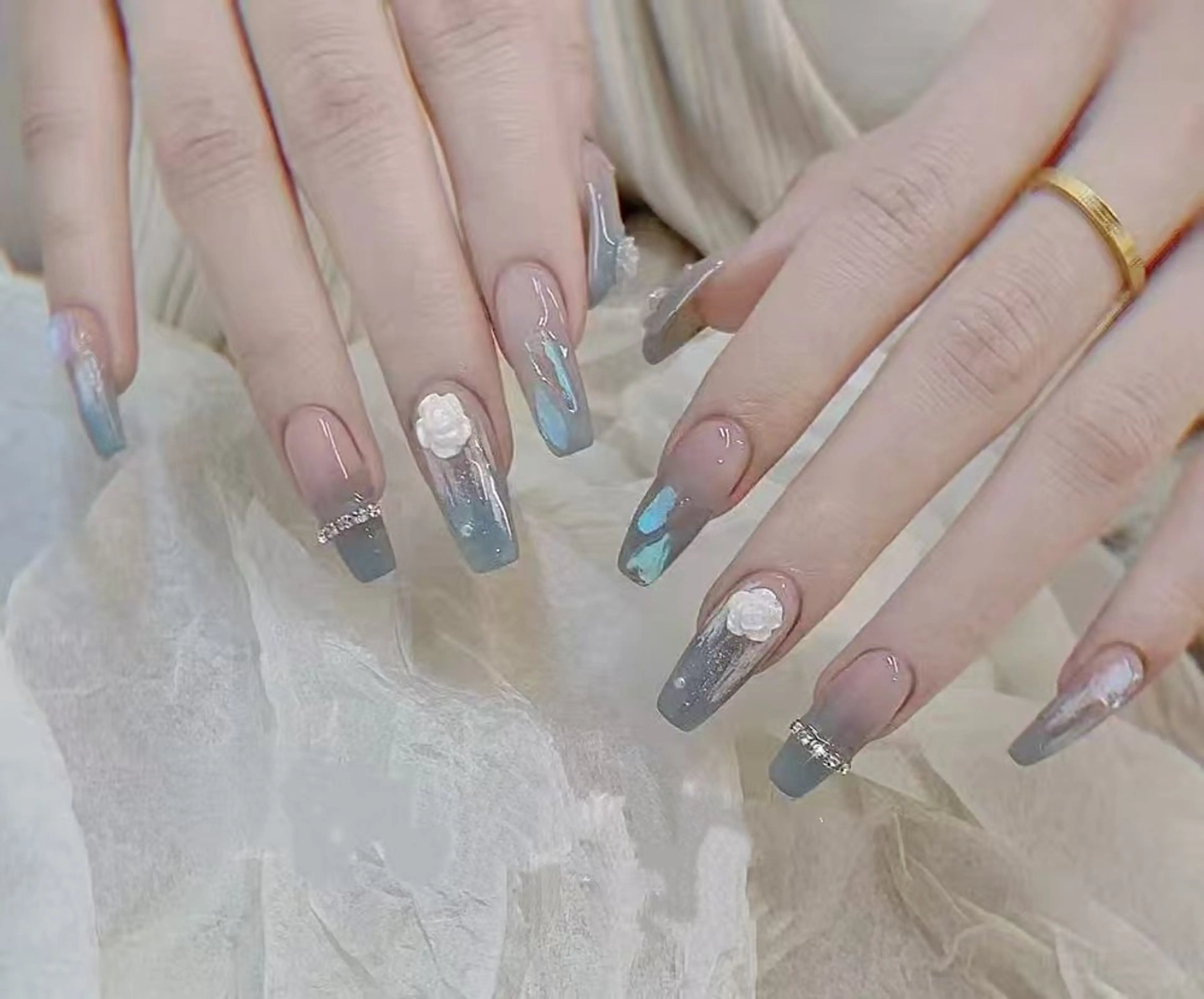 ネイル オーロラネイル フラワーネイル フットネイル フレンチネイル ジェルネイル ハンドネイル BabyYouMi nailのネイルデザイン