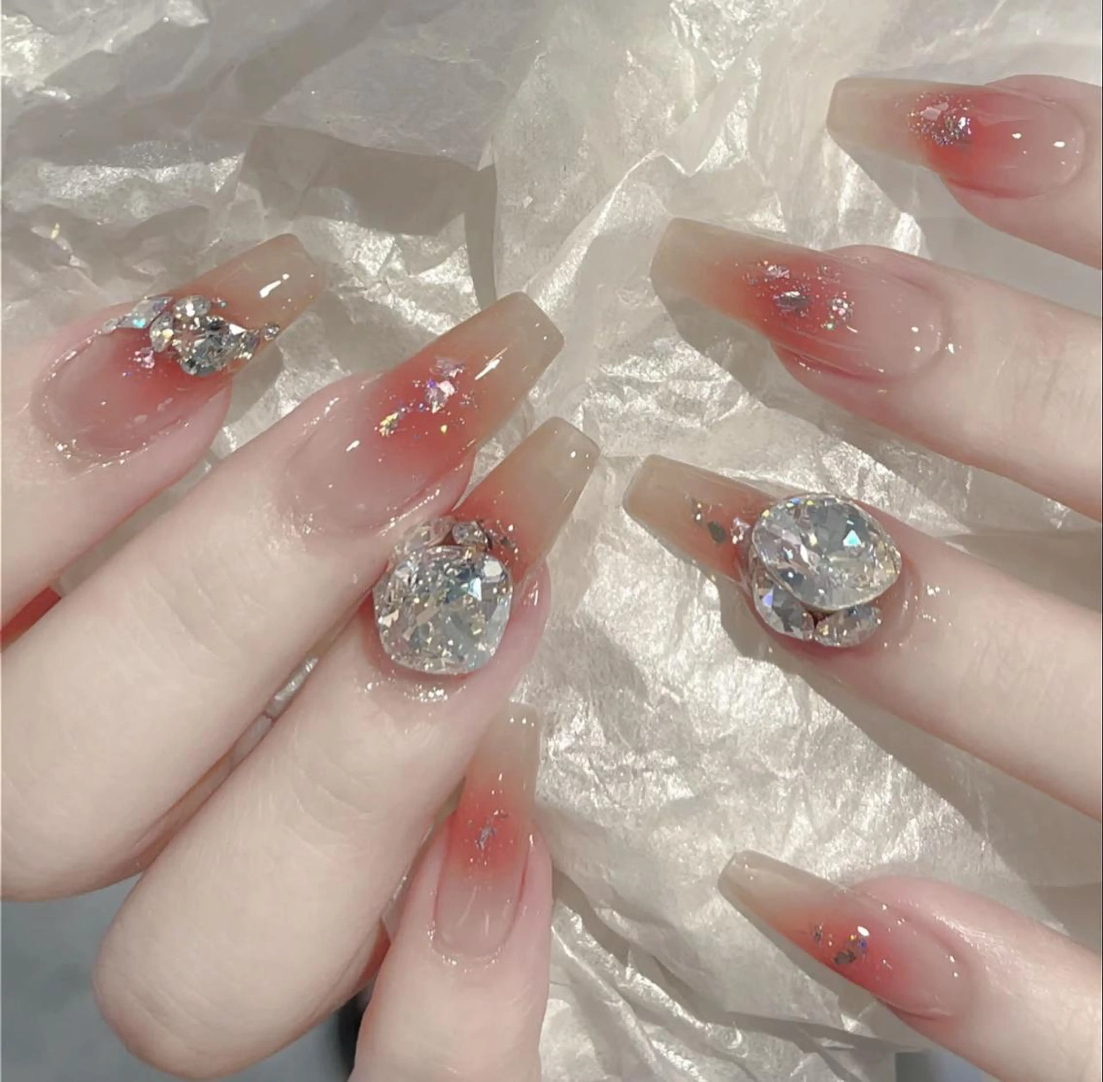 ネイル アートネイル 長さ出し ネイルチップ Queens ciciのネイルデザイン