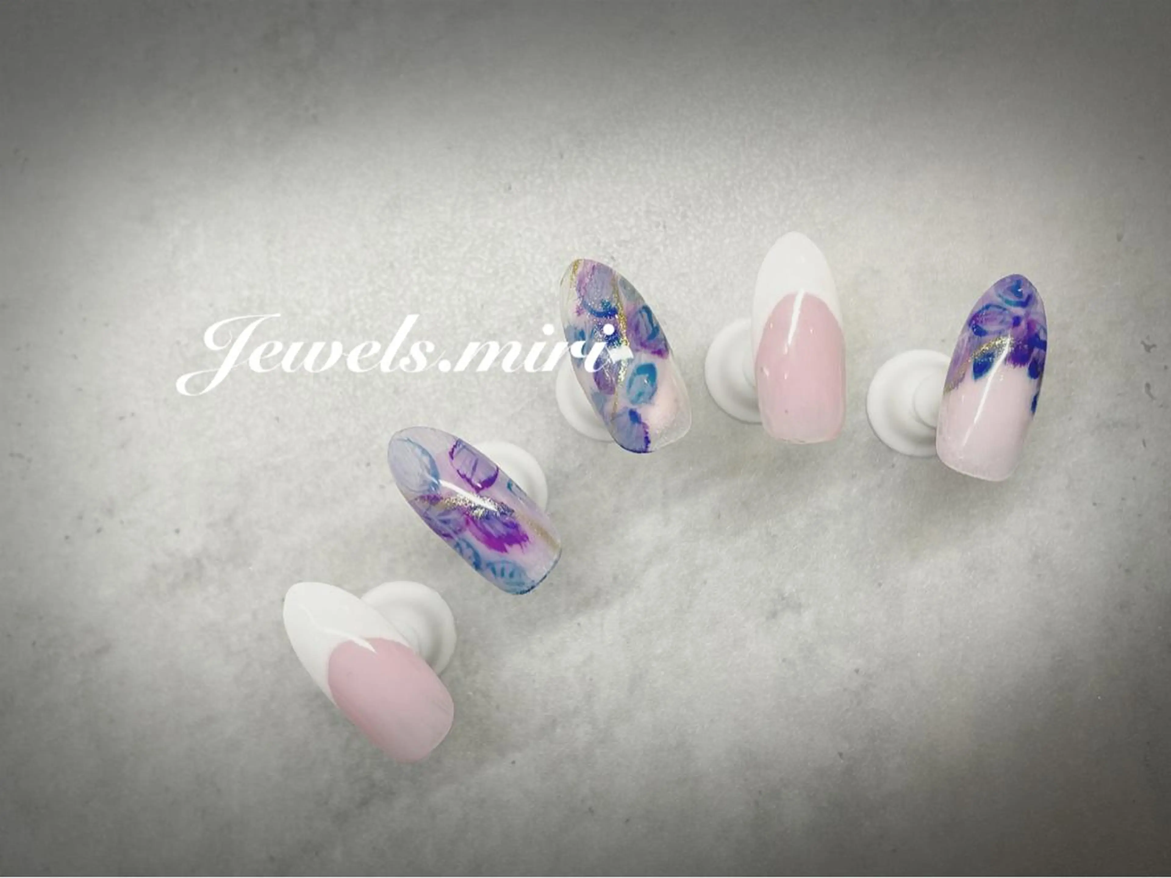 ネイル フレンチネイル ホワイト ネイルサロン Jewels Mのネイルデザイン