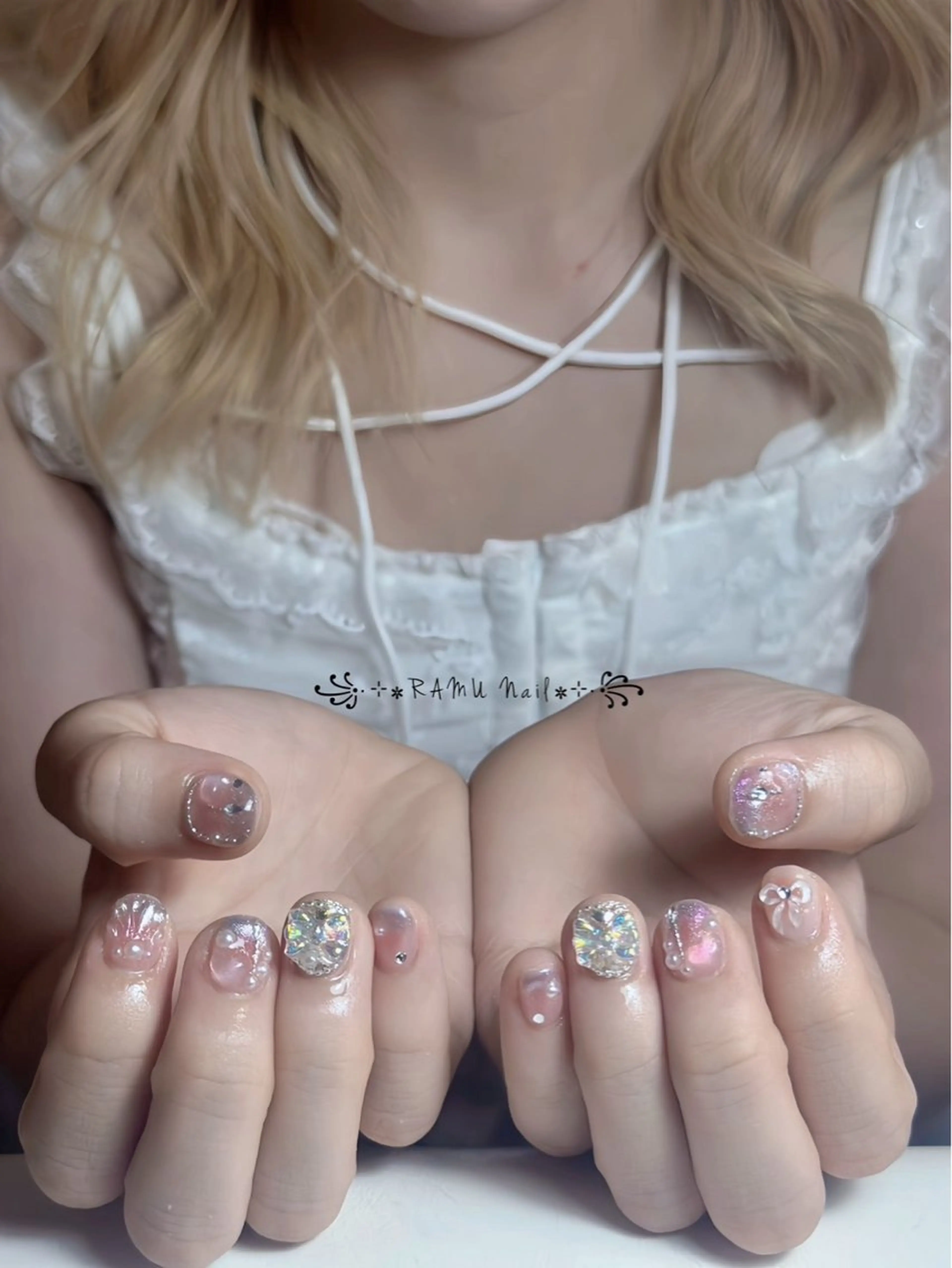 ネイル キラキラネイル マグネットネイル ミラーネイル ピンク 夏ネイル ハンドネイル RAMU Nail 恵比寿店のネイルデザイン