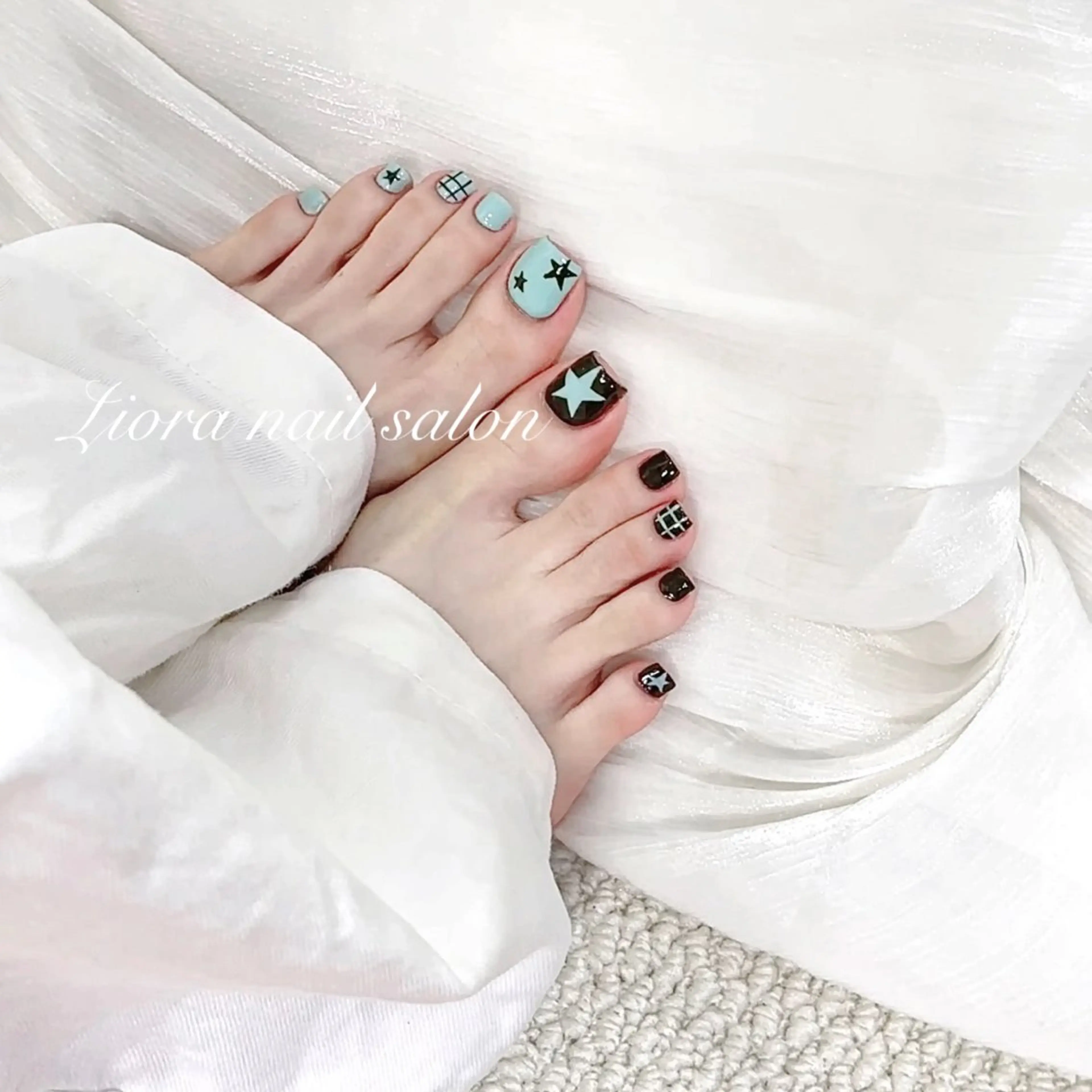 ネイル フレンチネイル ジェルネイル ガーリー グラデーション キラキラネイル Liora nail スカルプ専門店のネイルデザイン