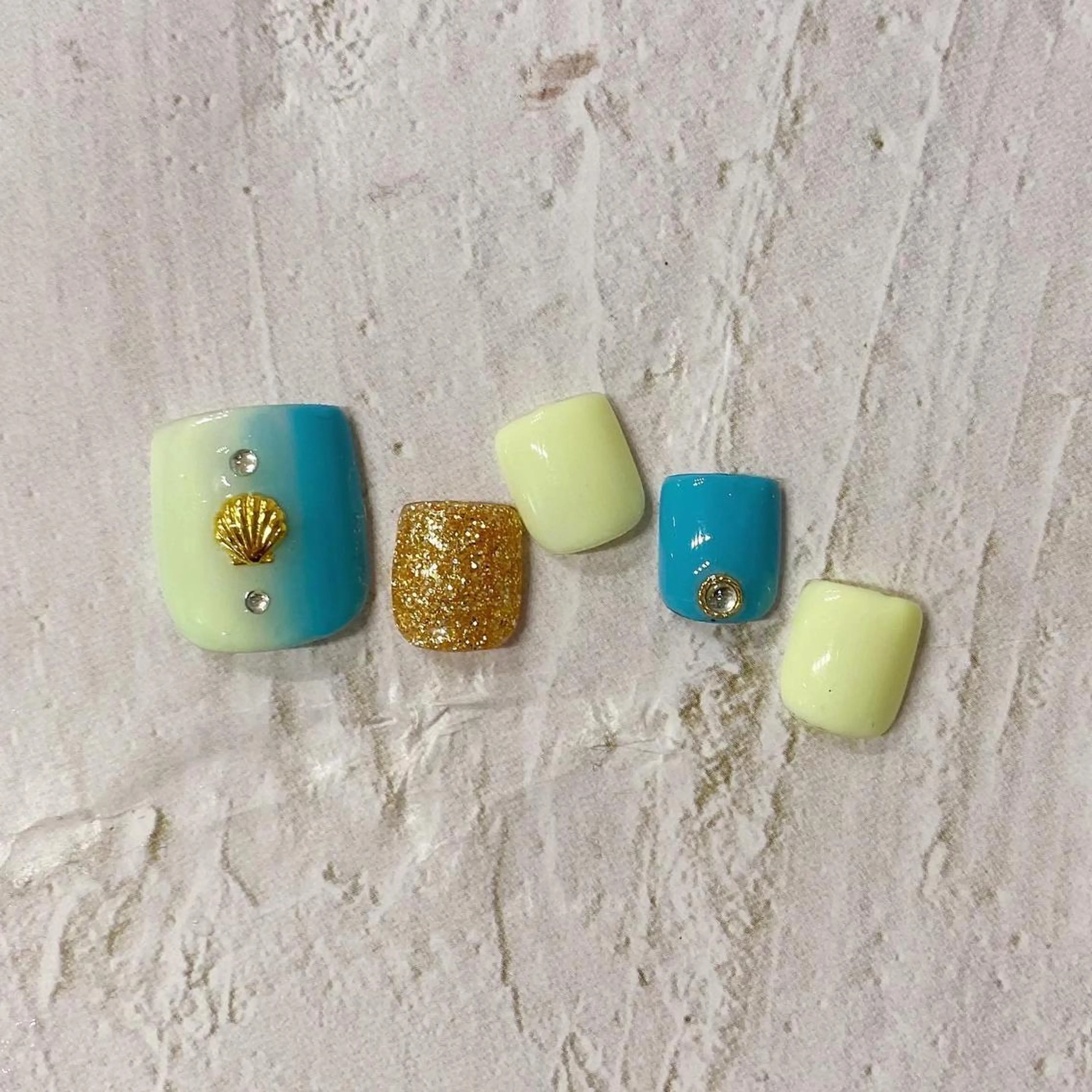 ネイル オーロラネイル フットネイル キラキラネイル 韓国ネイル 大理石ネイル(マーブル) melumooi nailのネイルデザイン