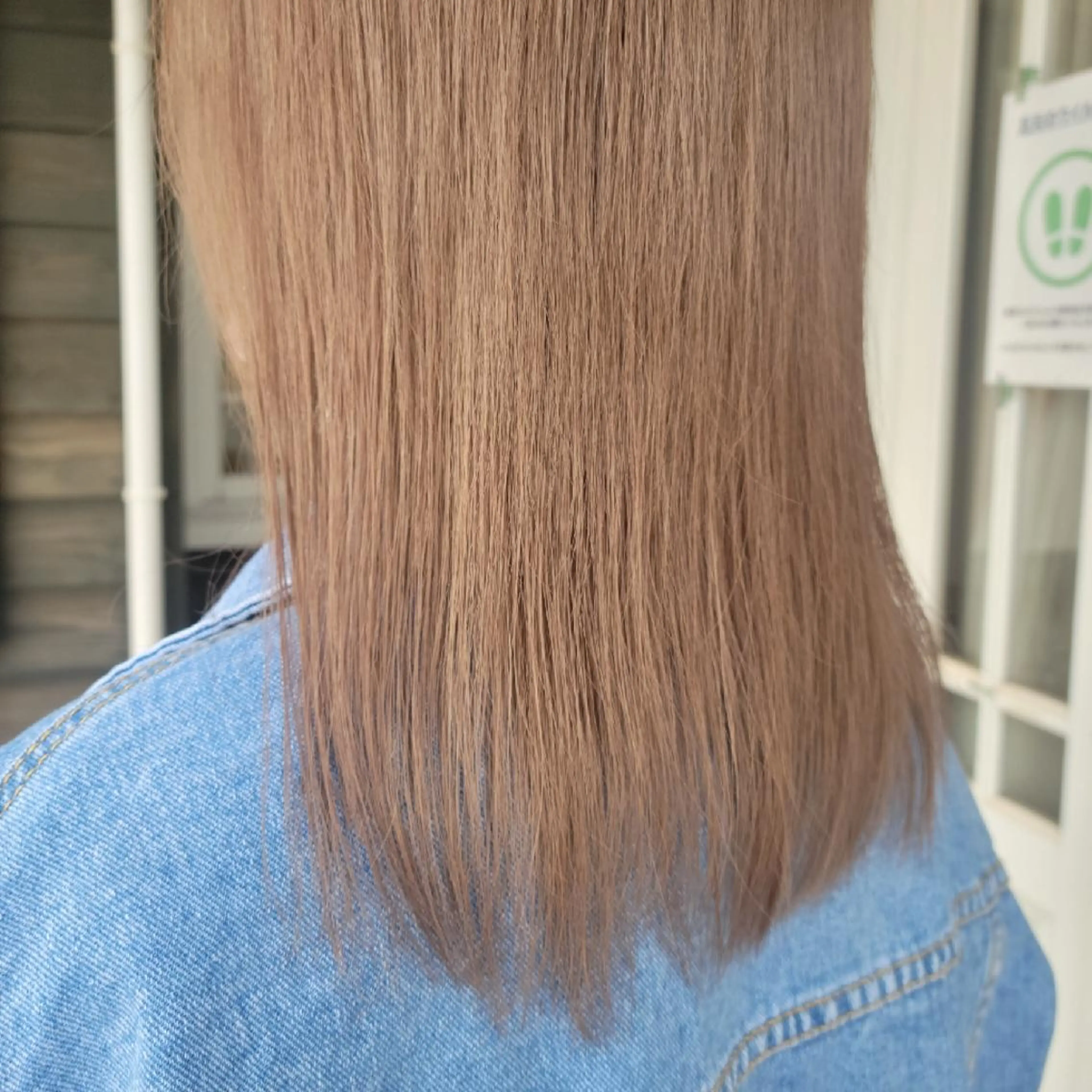 ロング カラー ベージュカラー ブリーチ ヘアカラー トリートメント 森岡 紗羽のヘアスタイル