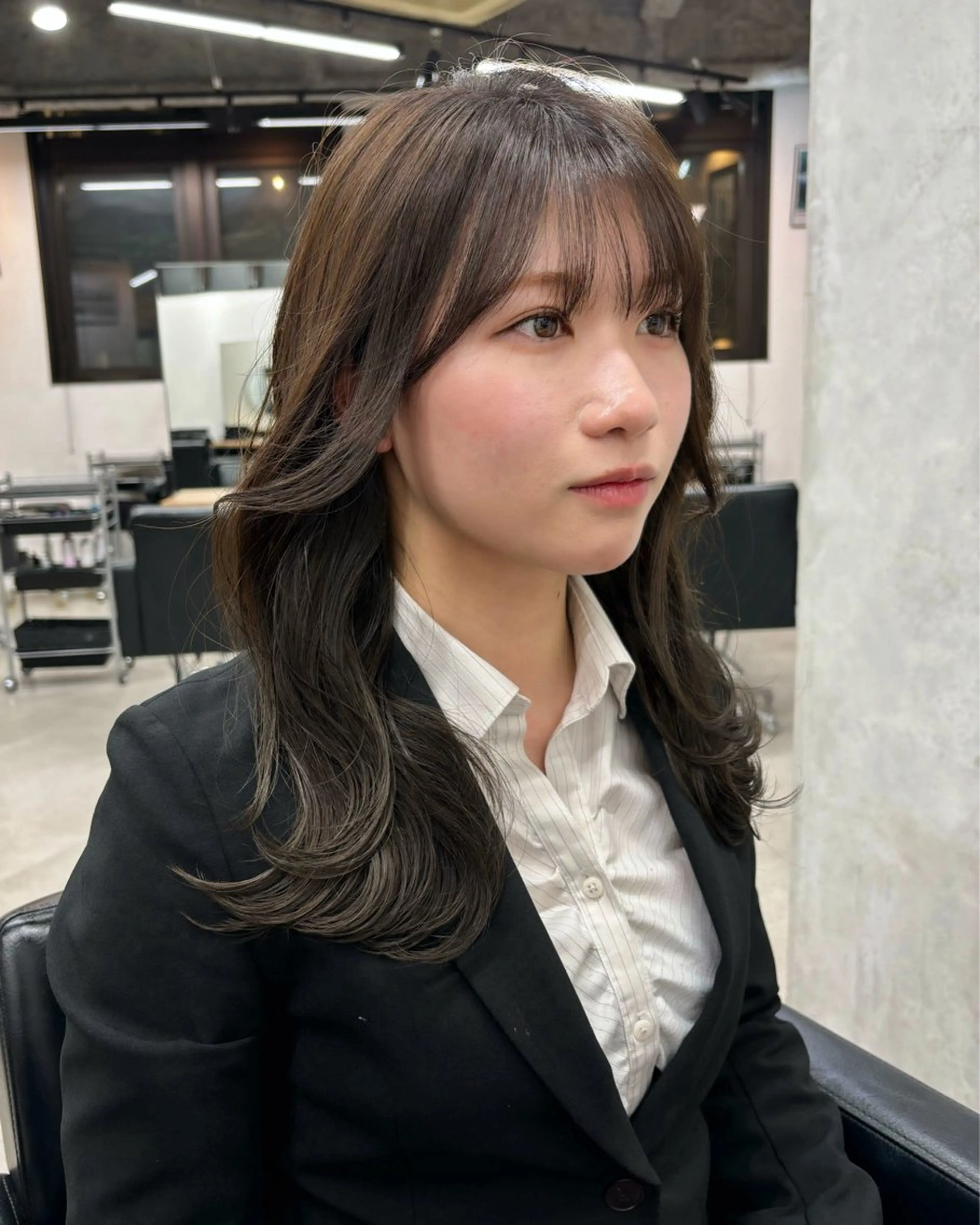 ロング カラー ヘアアレンジ ブリーチ ブリーチなしカラー オリーブカラー 坂齋大地／レイヤー/ ミルクティーのヘアスタイル