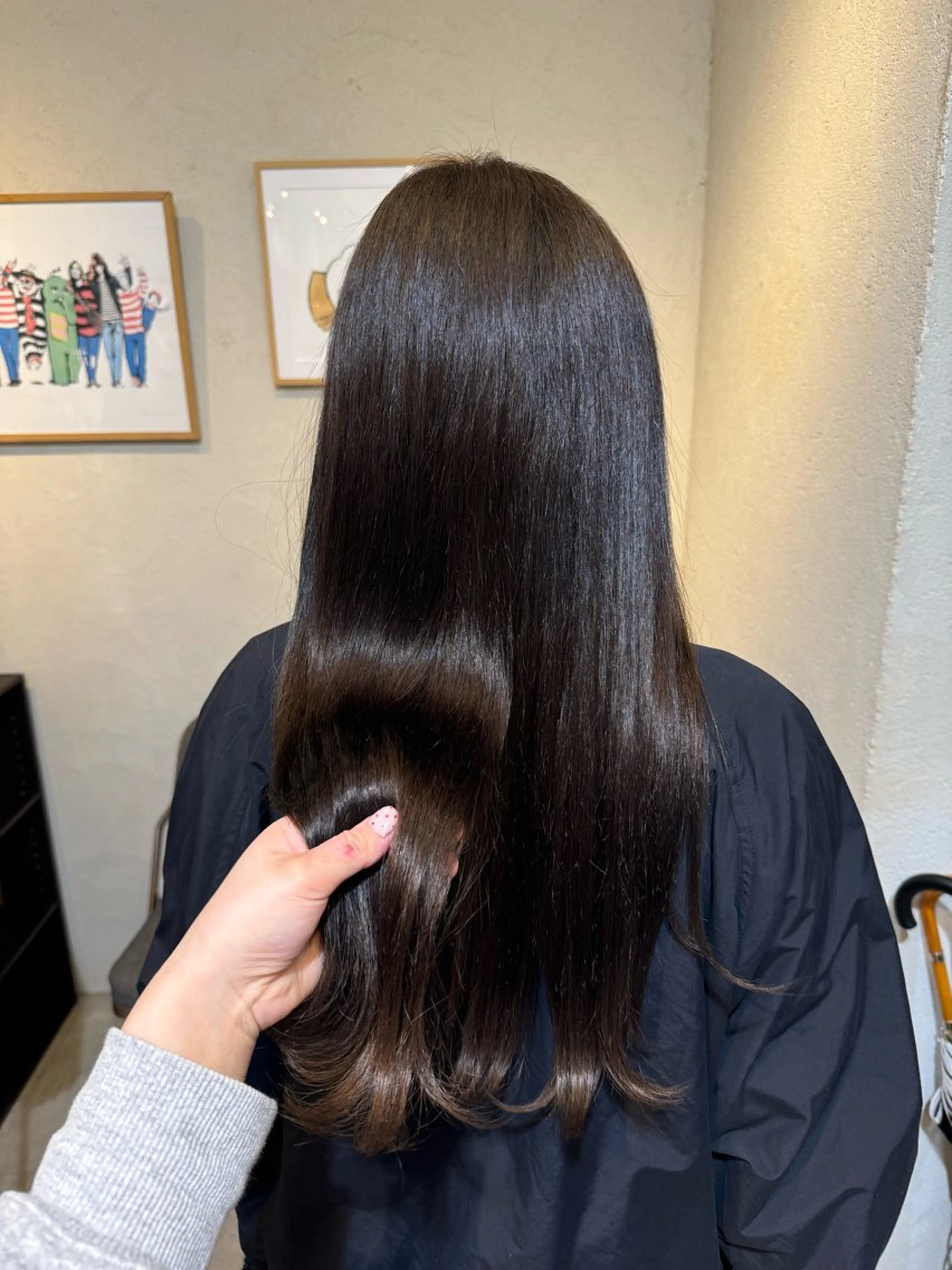 ロング 西尾 愛のヘアスタイル