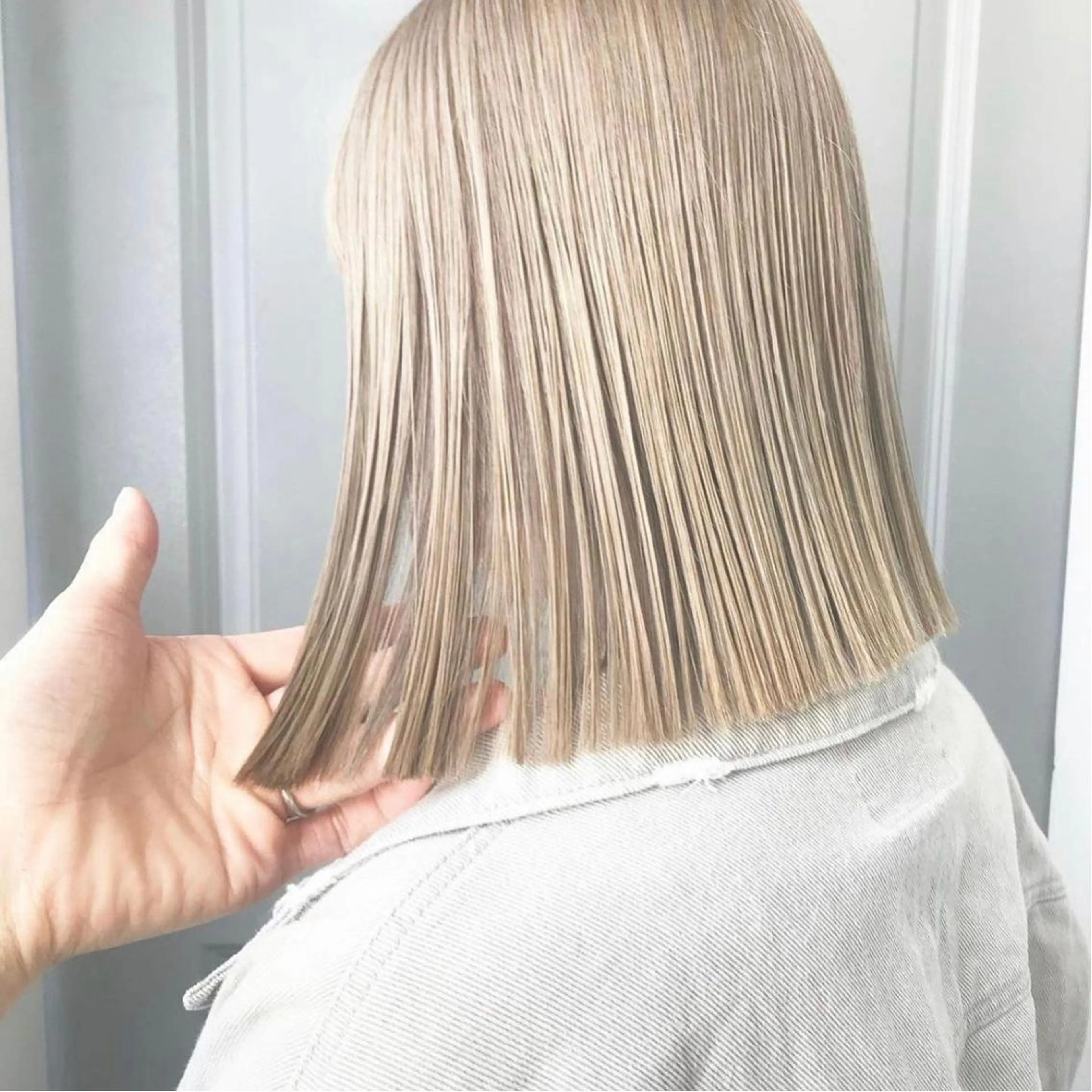 ショート カラー suvvy hairsalonのヘアスタイル