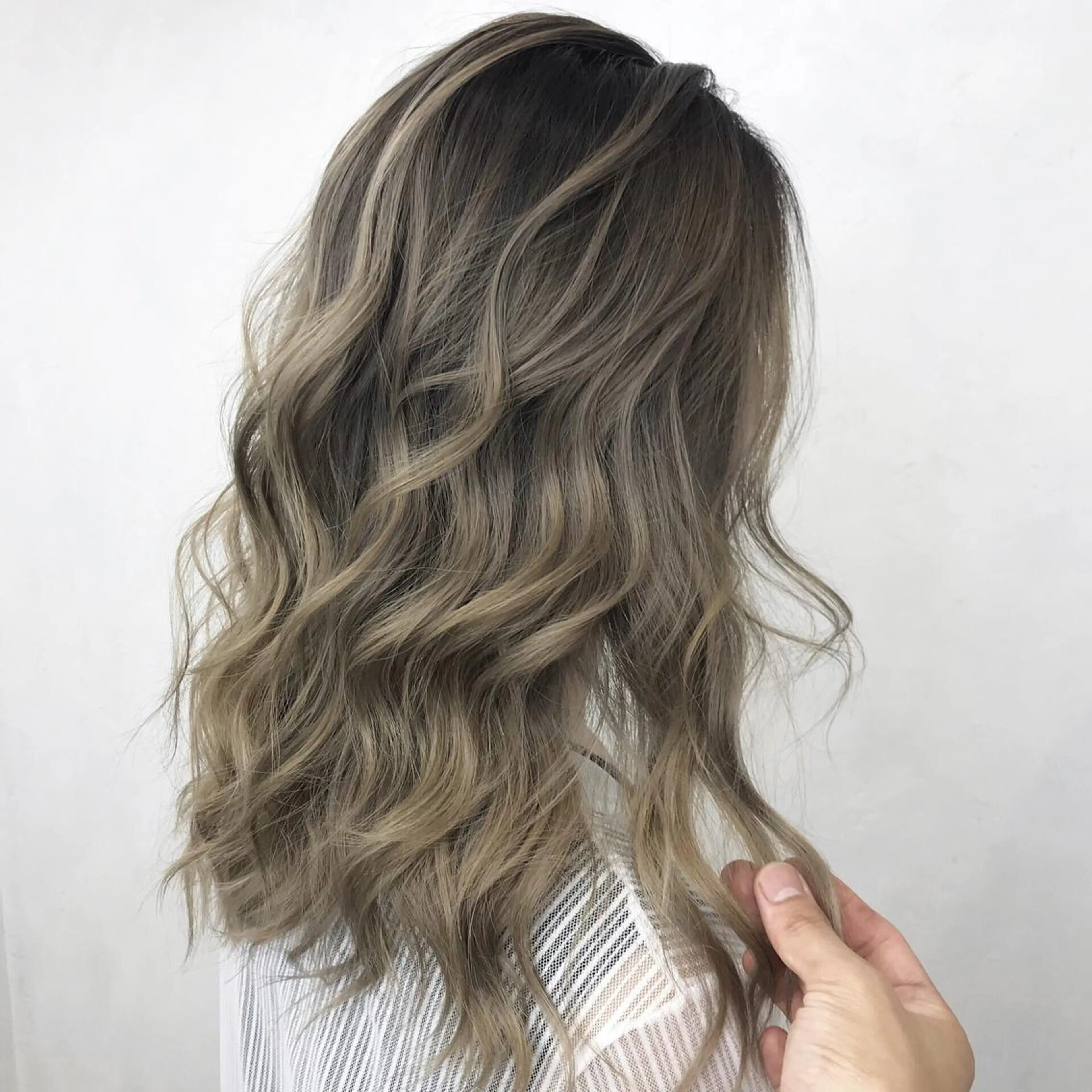 ロング カラー ダブルカラー グレージュ ヘアカラー TATSUYA アートディレクターのヘアスタイル