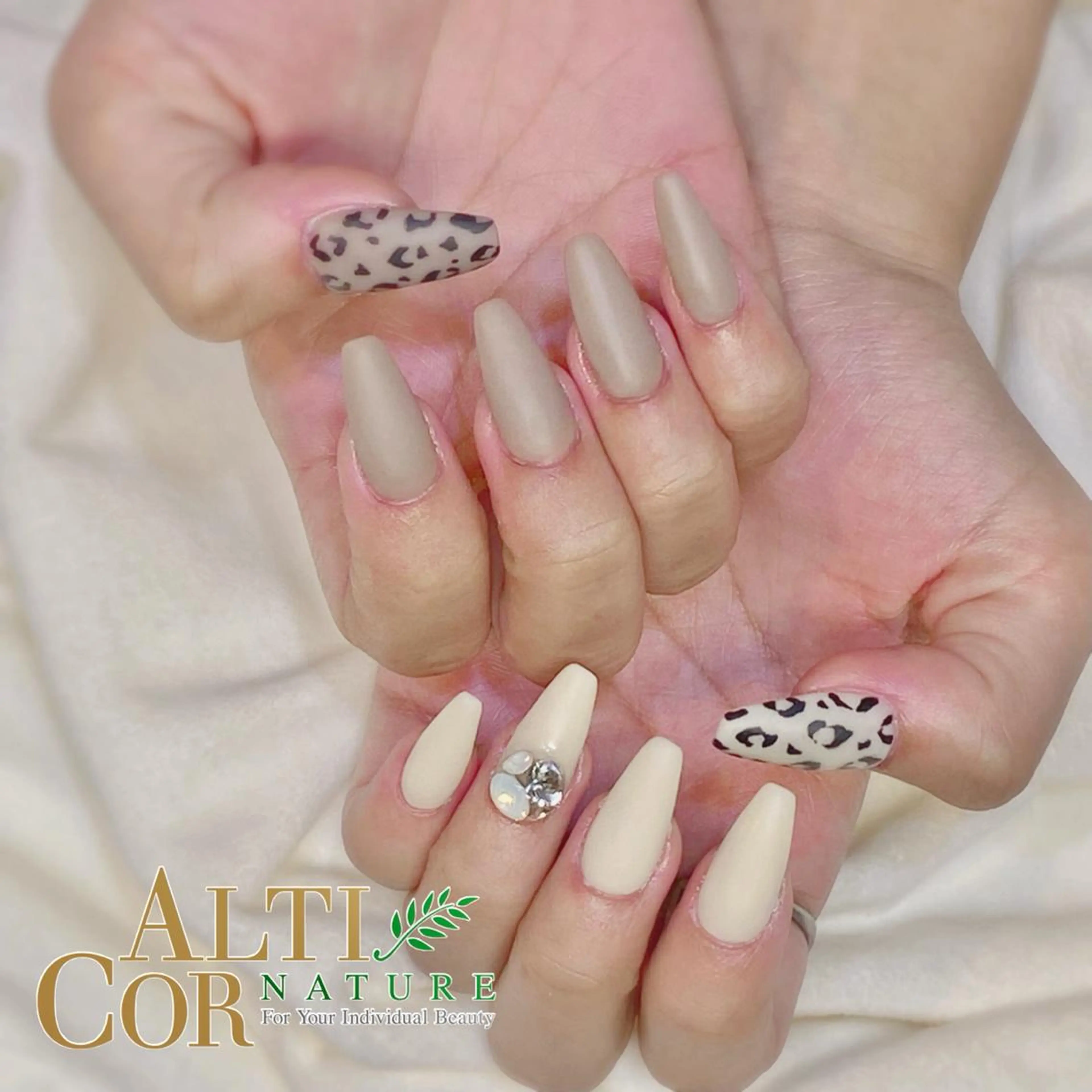 ネイル ChezEspoir 佐藤のネイルデザイン