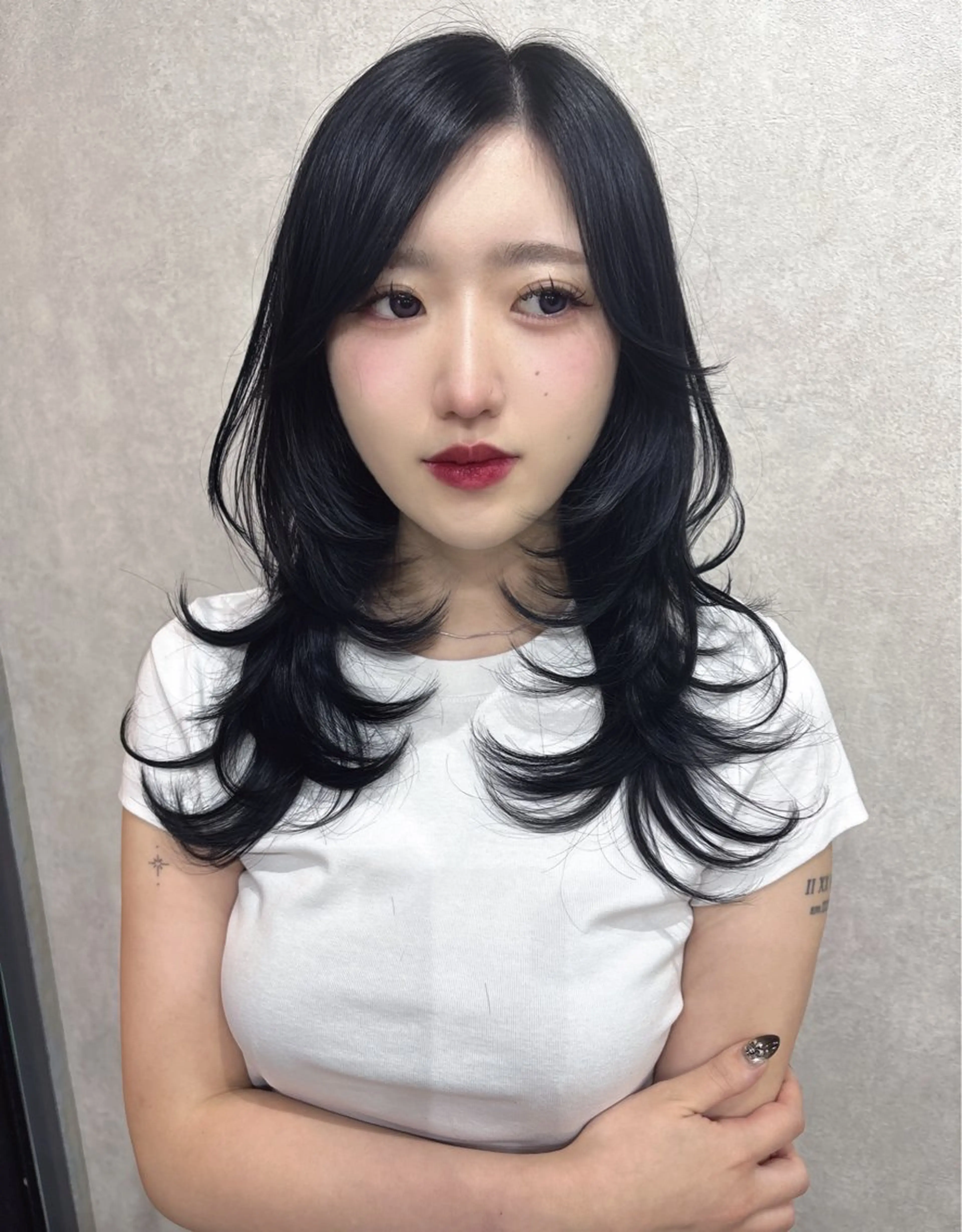 ロング カット ヘアカラー maya レイヤーカットのヘアスタイル