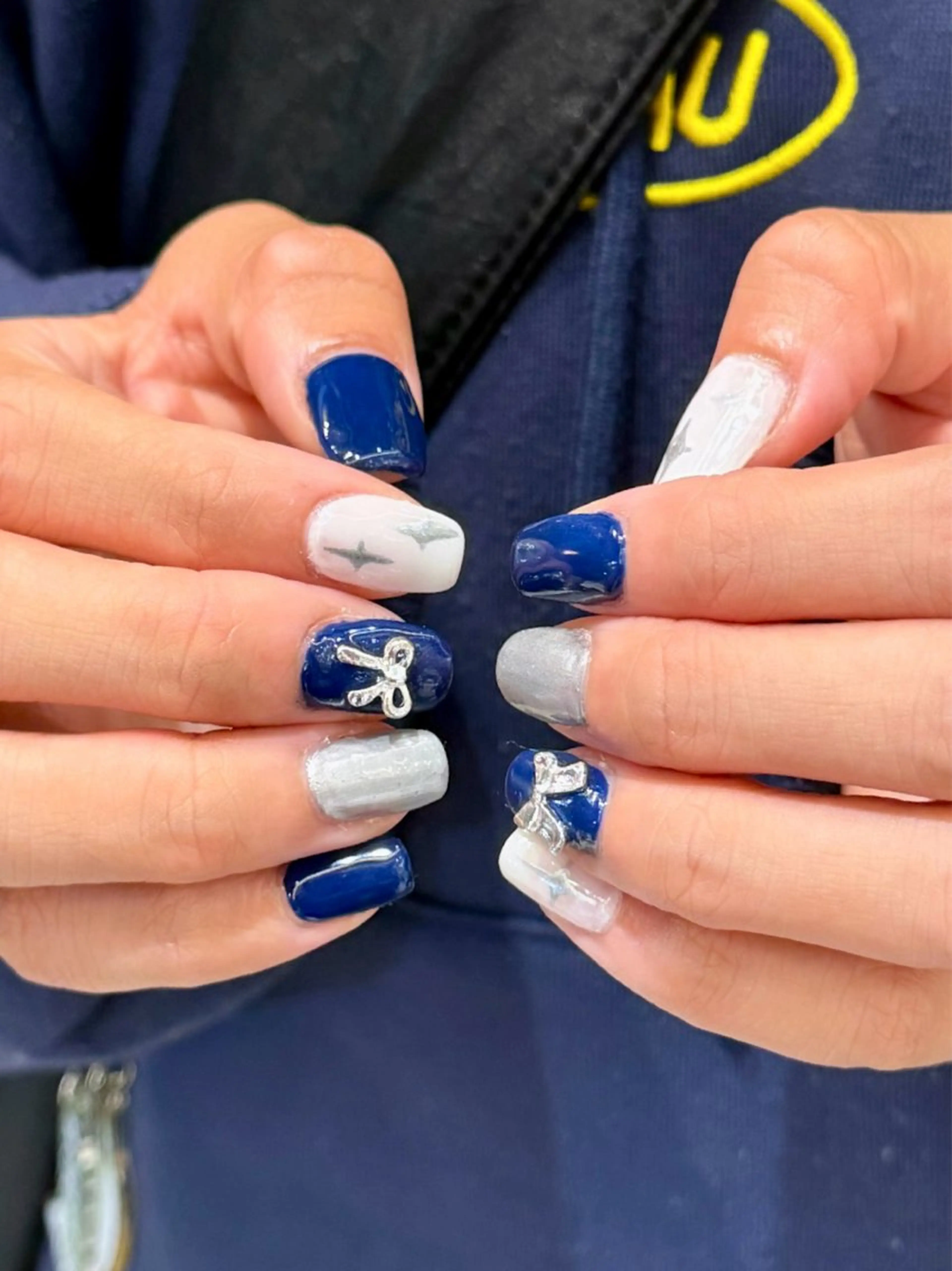 【平日限定価格👛🤍】パラジェルネイル💅🏻♥️フルアート♥️（オフ、長さだし❌）の写真