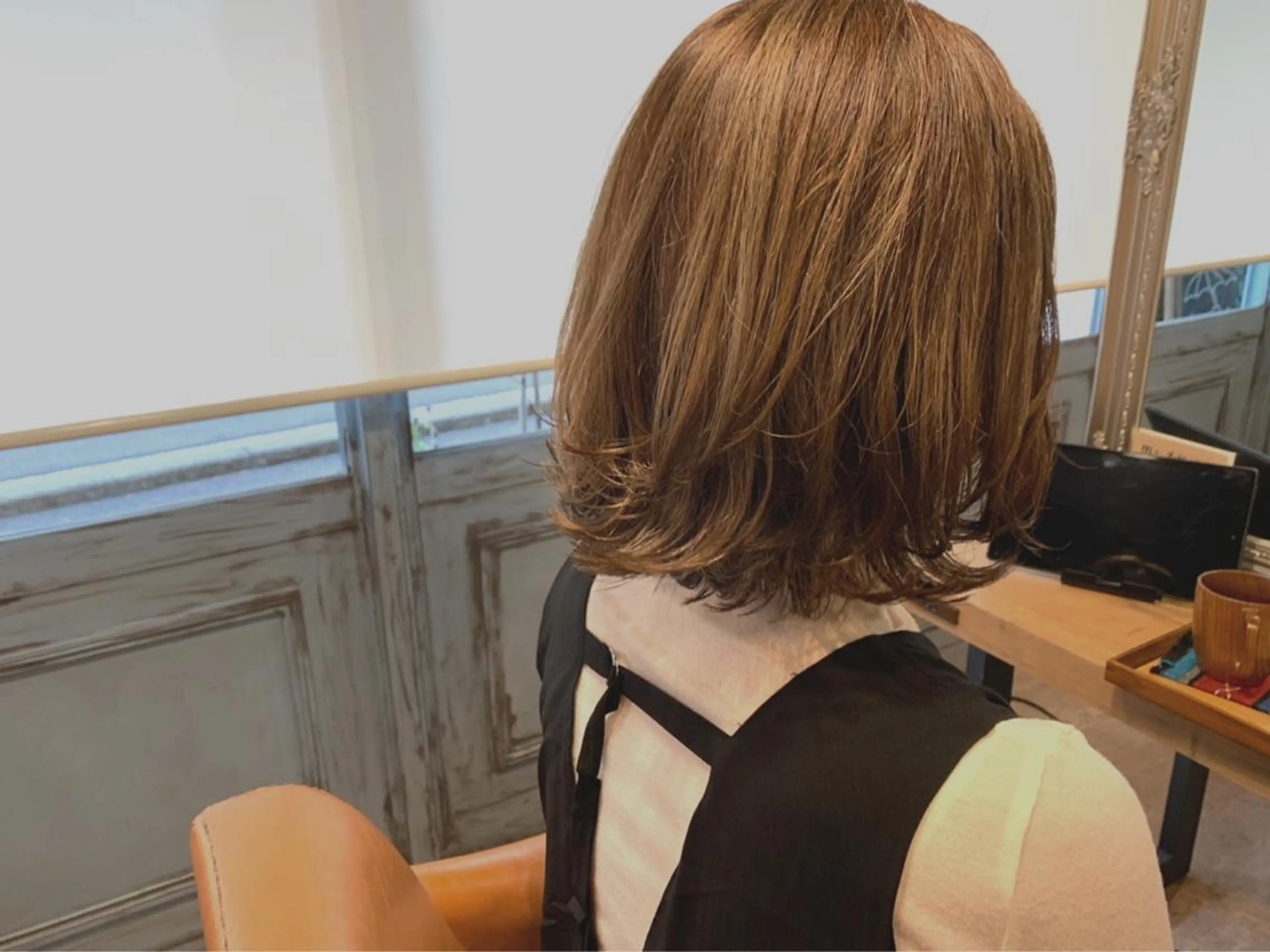 ミディアム ボブレイヤー ボブ ハイライト レイヤーカット HARE 川崎晴佳のヘアスタイル