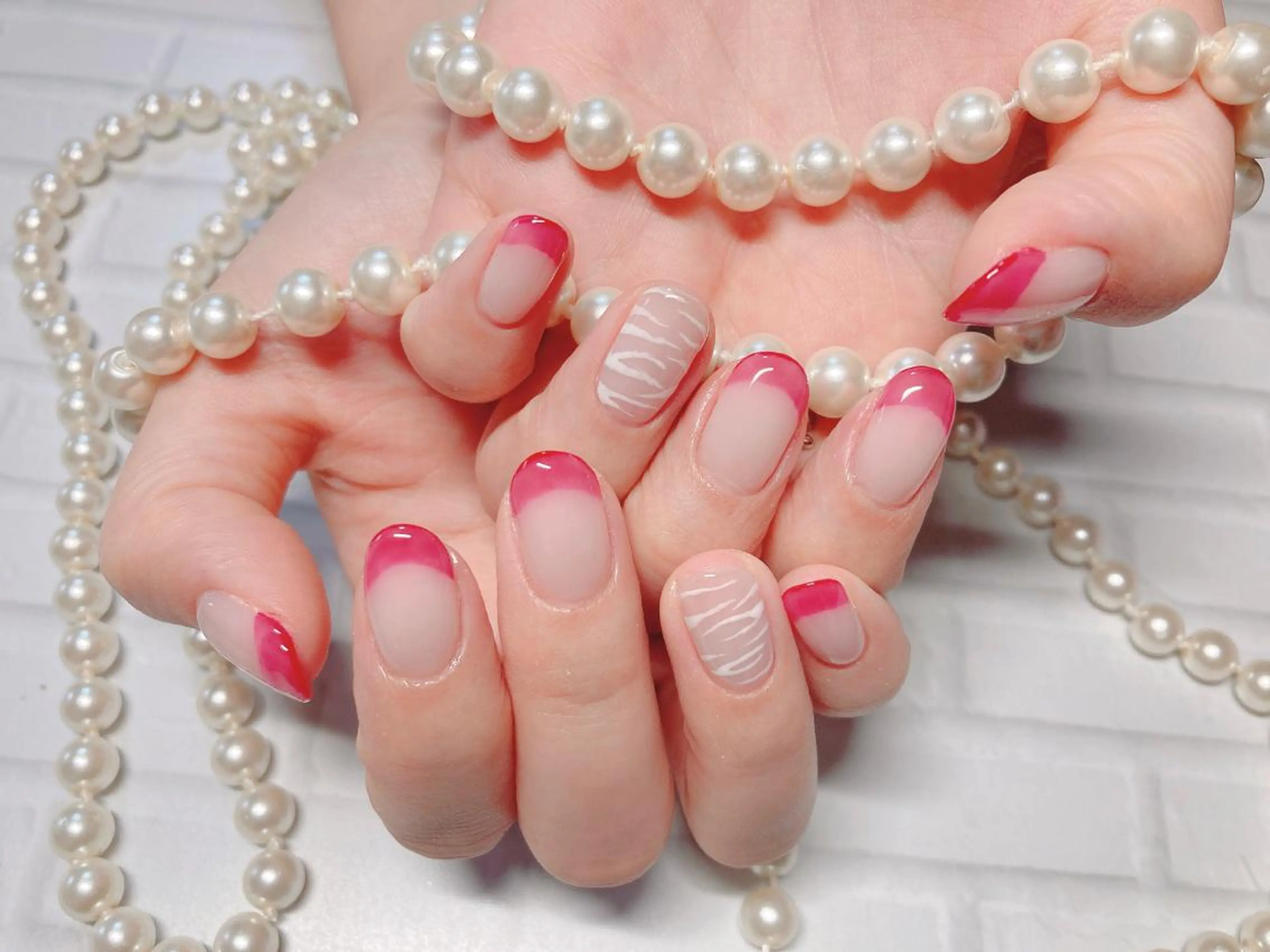 ネイル アニマル柄 フレンチネイル 赤色 ネイル･脱毛サロン HARRYSのエステ・リラクイメージ