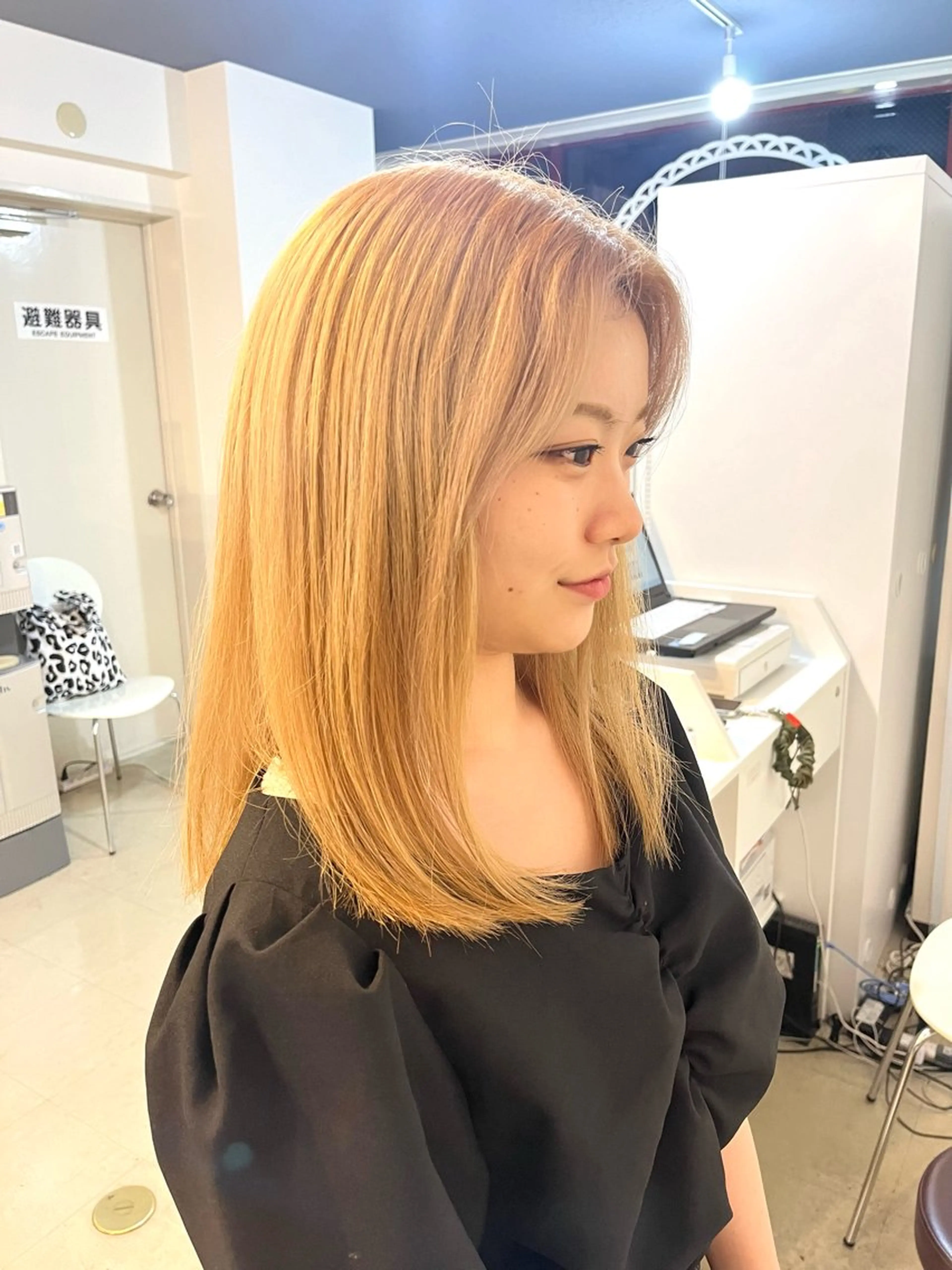 カラー ブリーチ ブロンド ヘアカラー Sherry/R 三川町　山本なつみのヘアスタイル