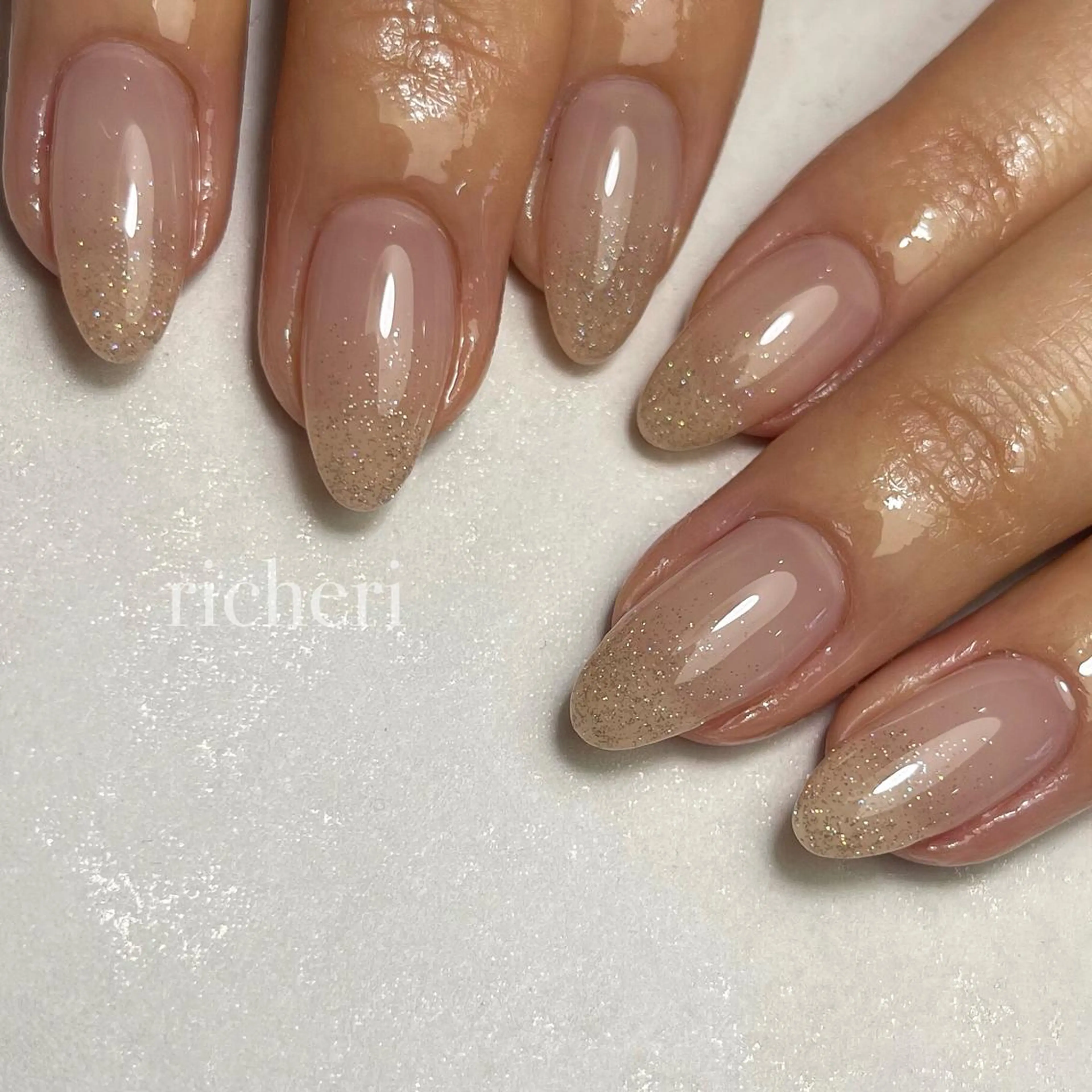 ミディアム ネイル ハンドネイル richeri beautyのエステ・リラクイメージ