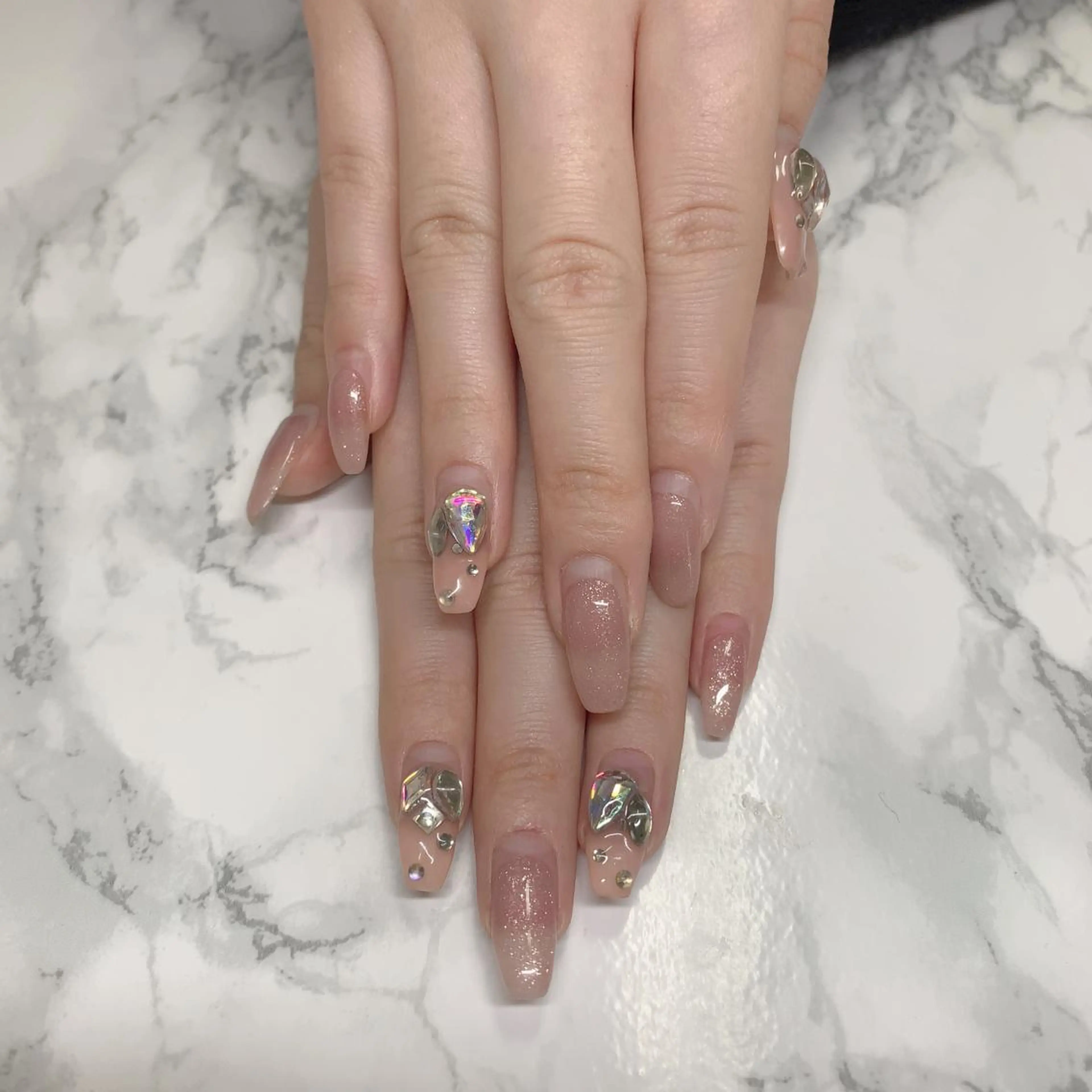 ネイル はな💎ネイル ワンホン、長さ出しのネイルデザイン