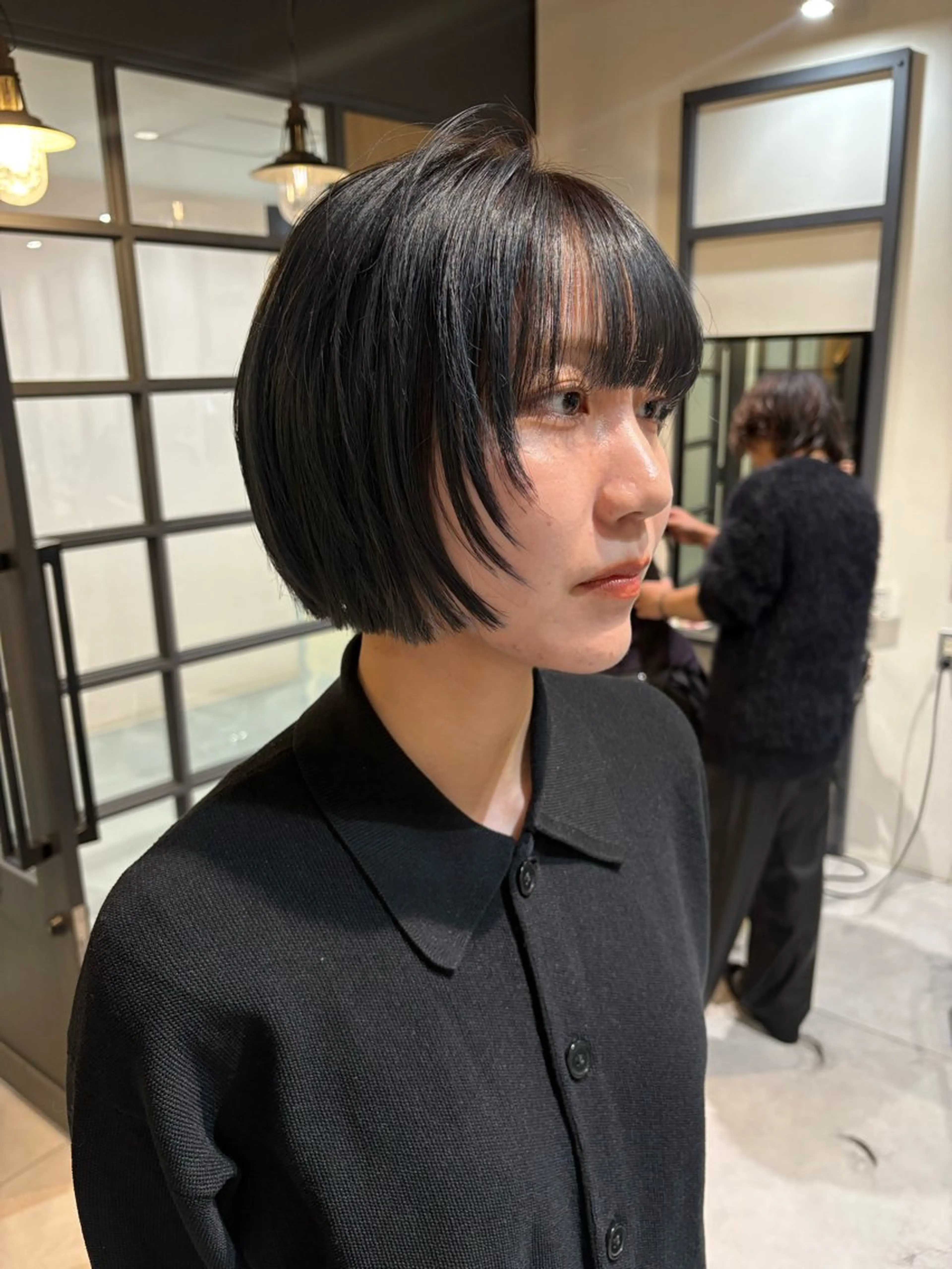 ショート ボブ 顔まわりレイヤー 顔周りカット レイヤーカット Neale. ナナカのヘアスタイル