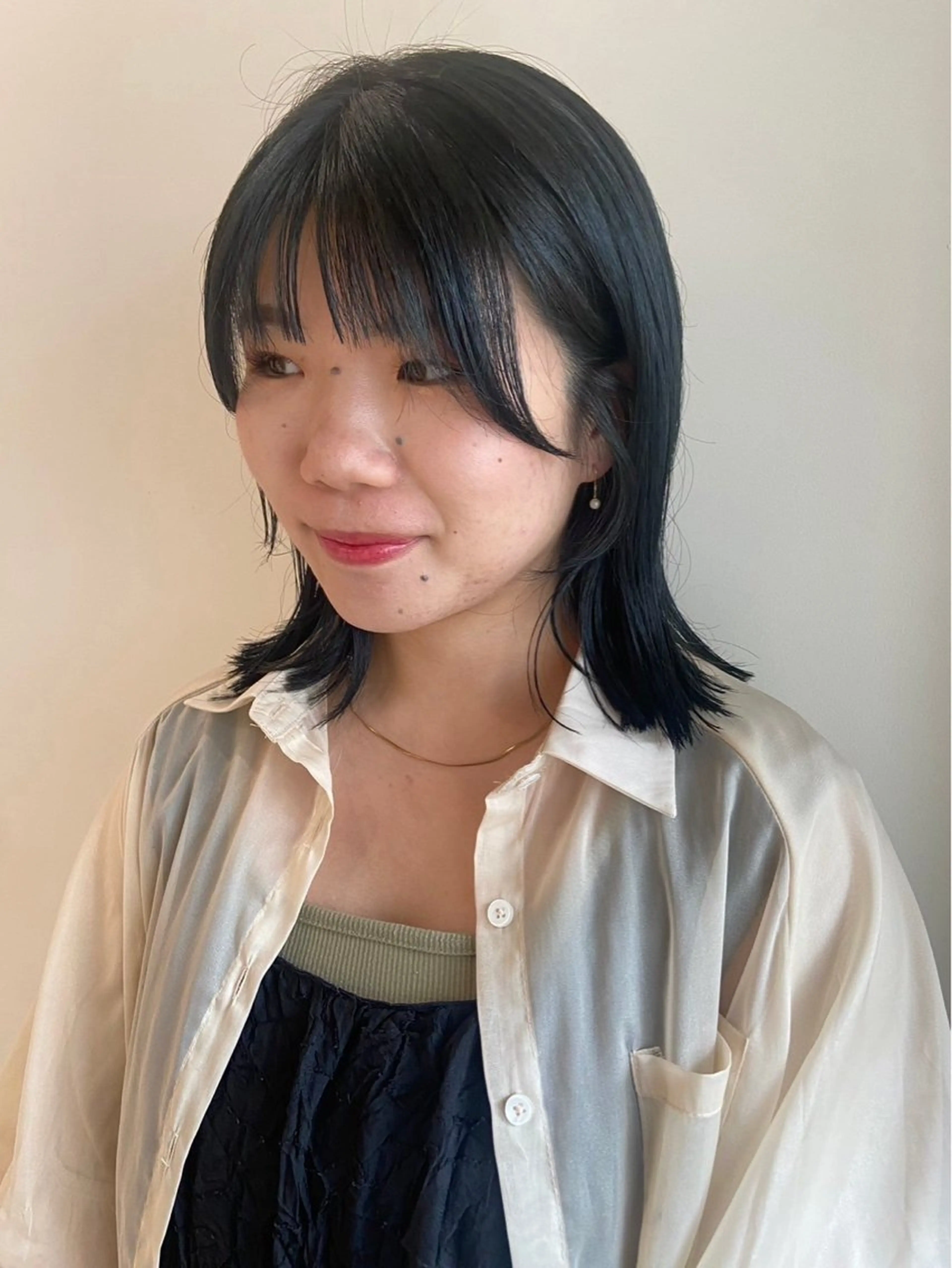 ミディアム アオイ/透明感カラー レイヤー🌙のヘアスタイル