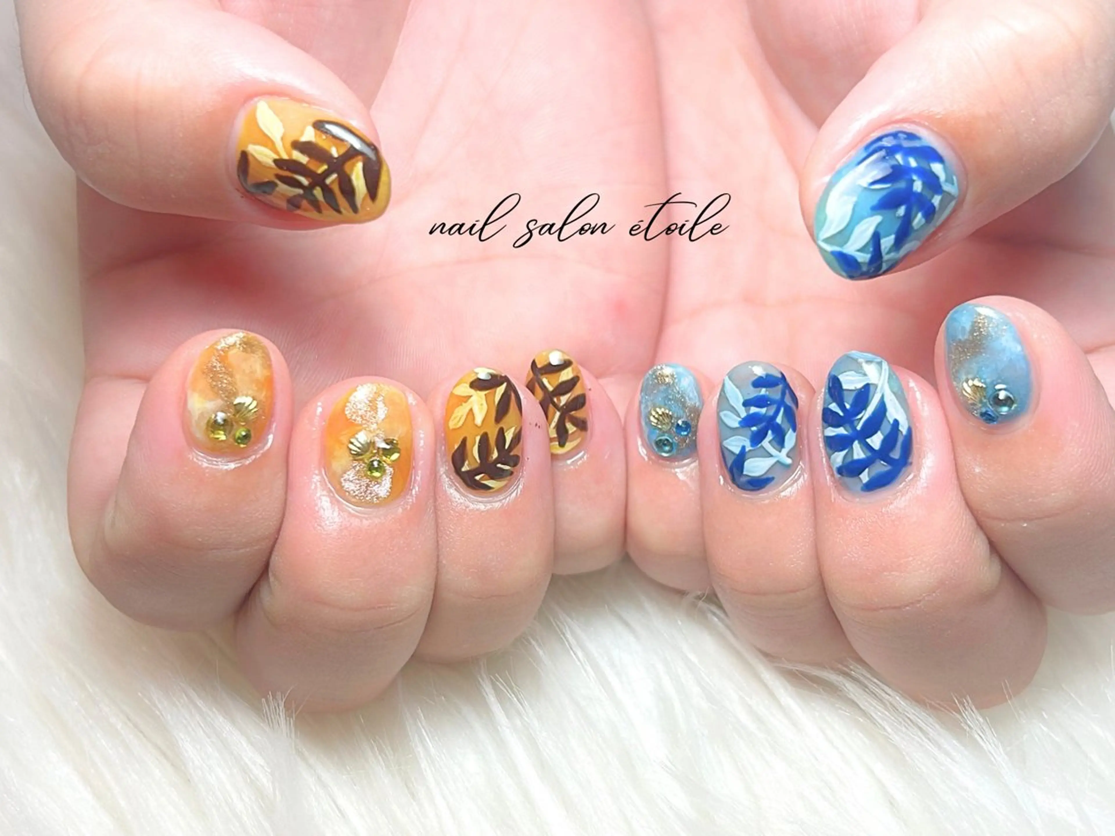 ネイル アートネイル ブルー ニュアンスネイル 夏ネイル 黄色 ハンドネイル nail salon étoileのネイルデザイン