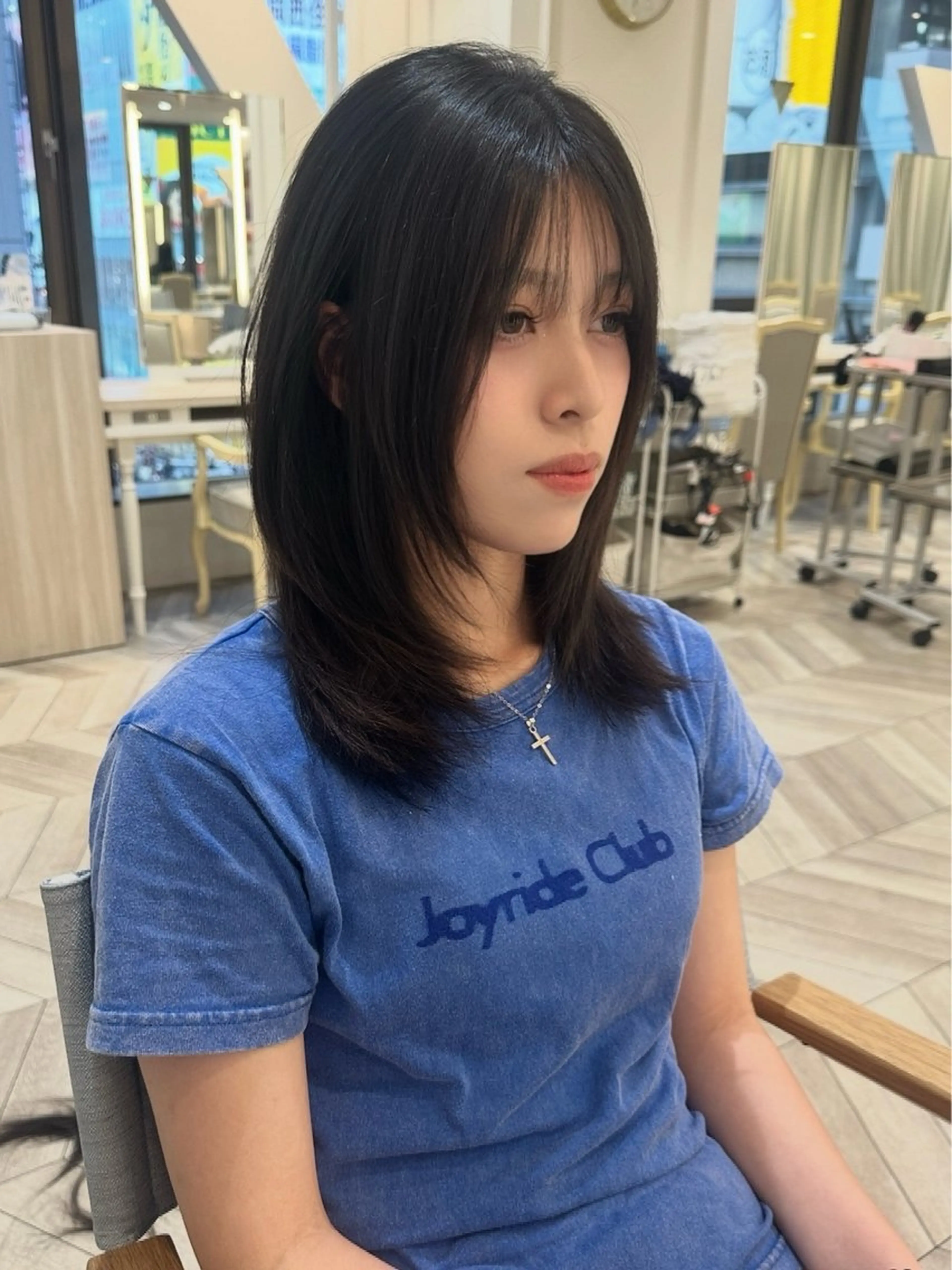 ミディアム ミディアムレイヤー レイヤーカット カット トリートメント 小顔レイヤー/ ベージュ🤍Rieのヘアスタイル