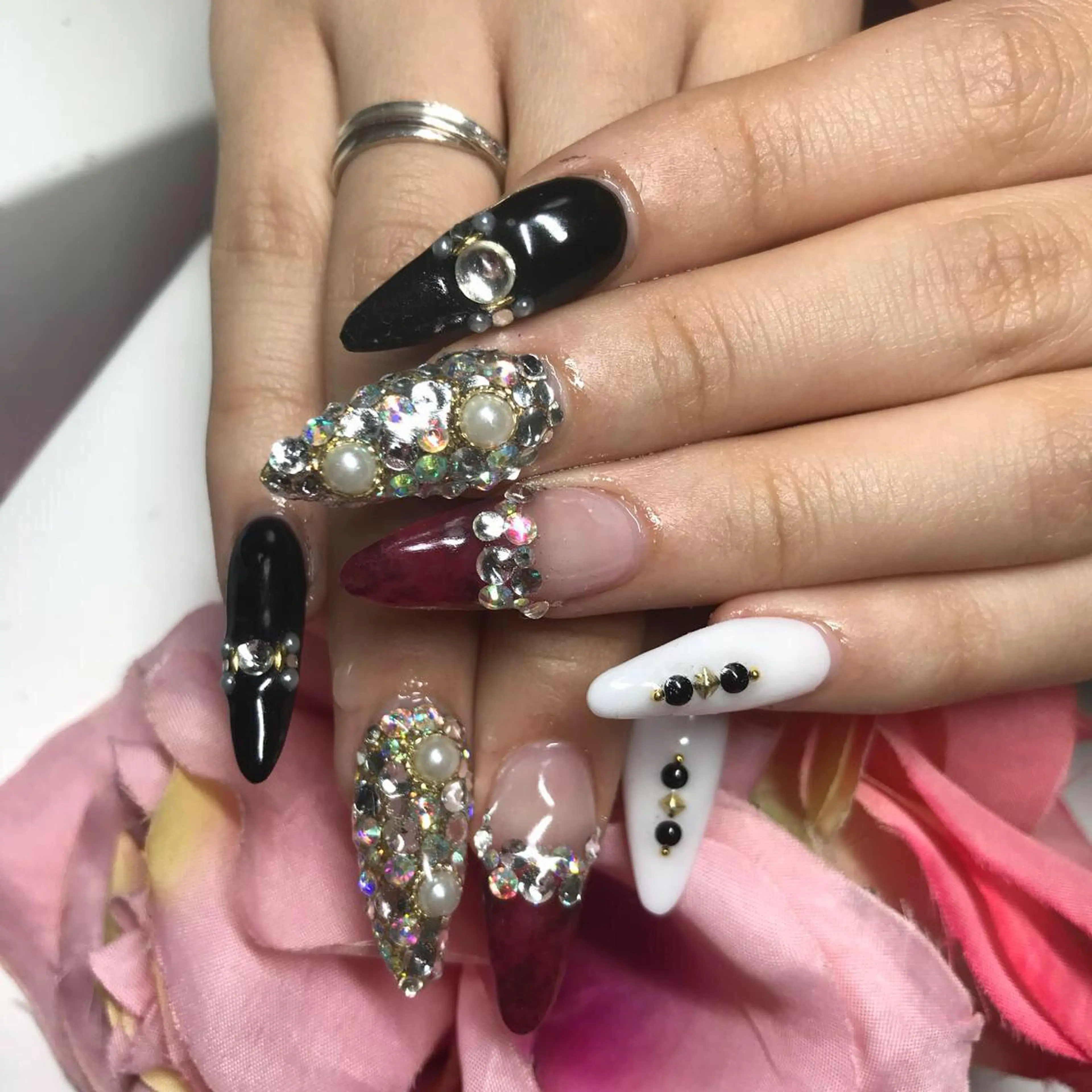 ロング ネイル アートネイル ストーンネイル 《LB》ラブリエ Nail&eyeのマツエク・マツパデザイン