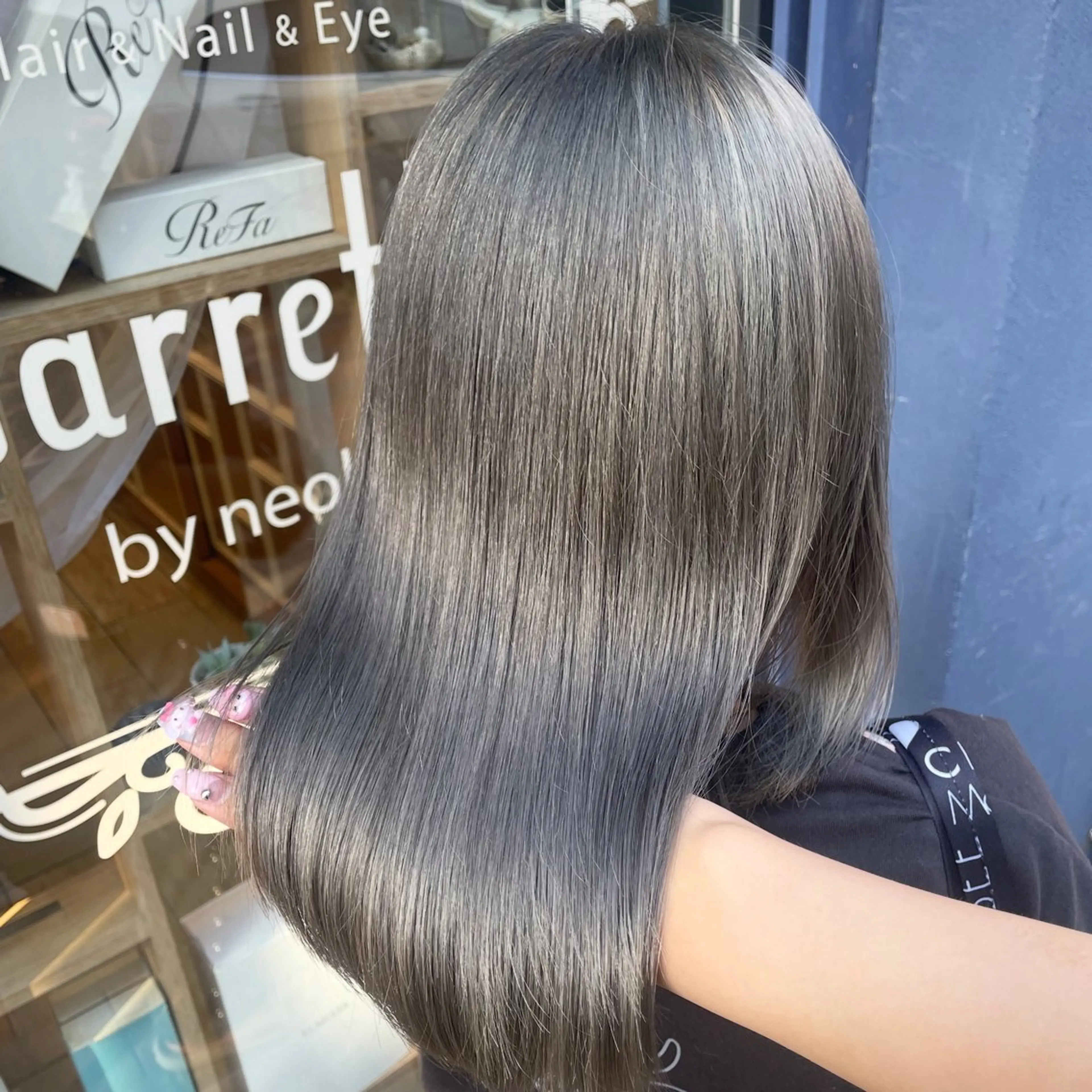 ミディアム カラー グレージュ ヘアカラー 小柳 夏美のヘアスタイル