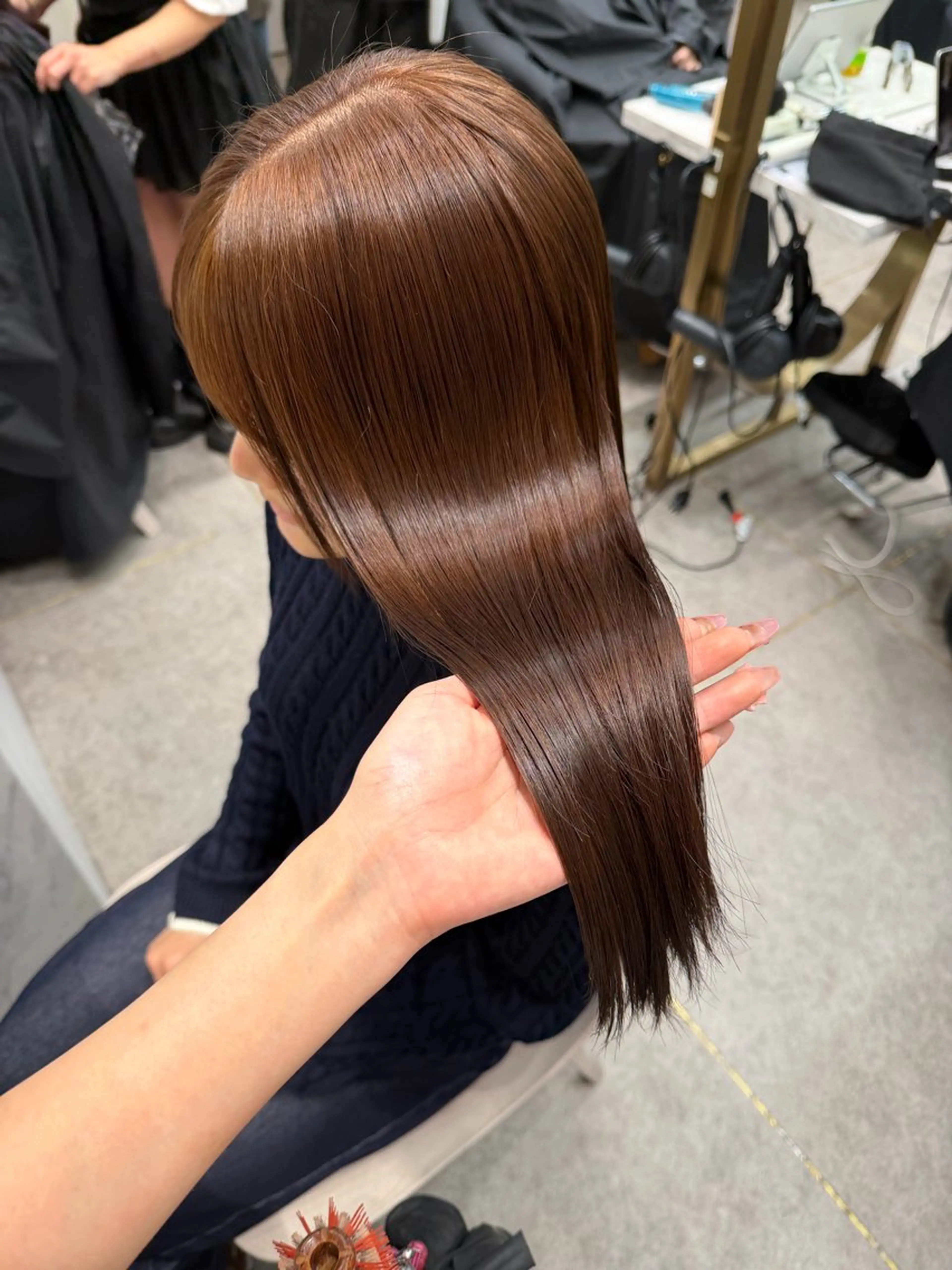 セミロング カット ヘアカラー トリートメント karin ボブハイトーンのヘアスタイル